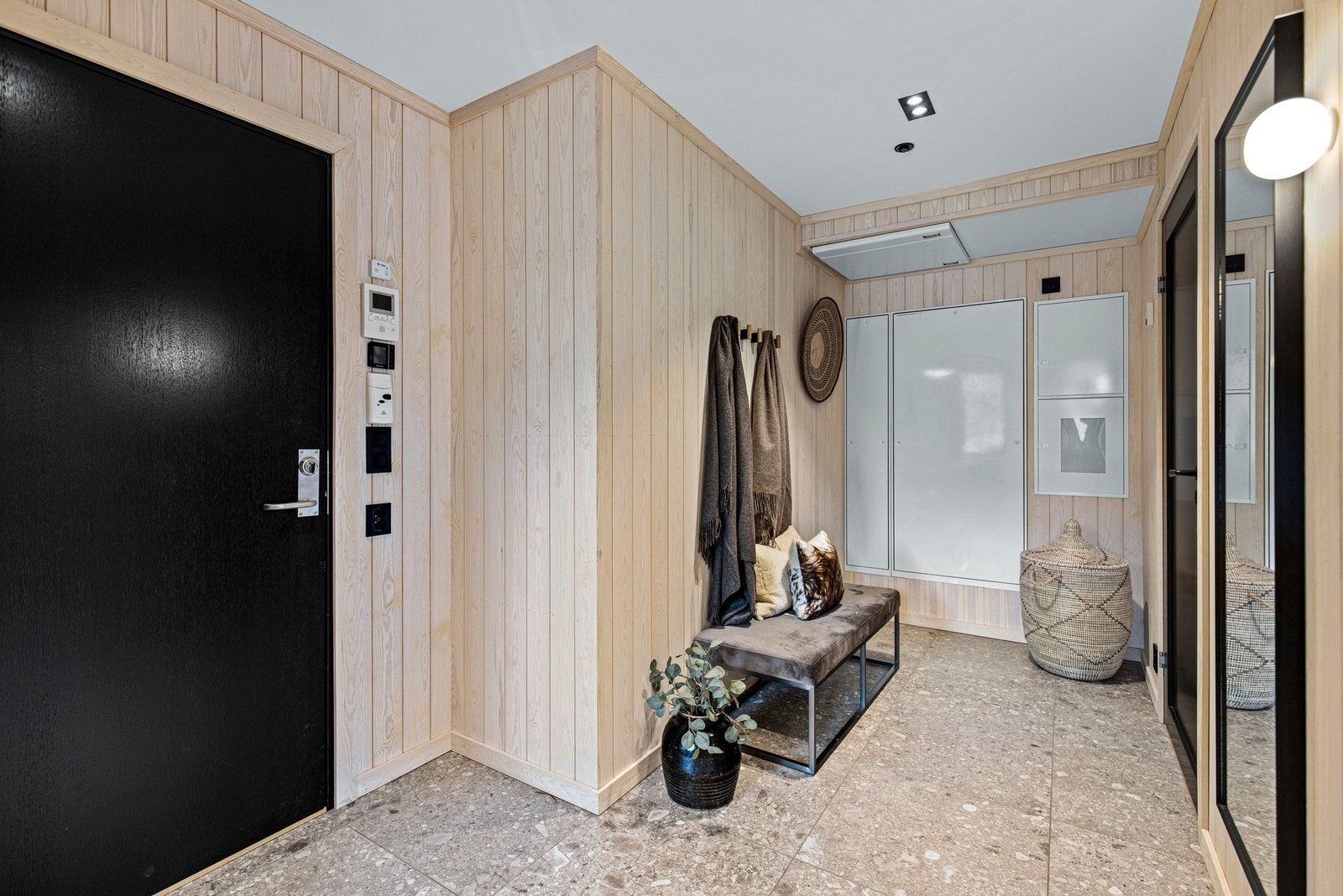 Hall og inngangsparti. Galleribilde