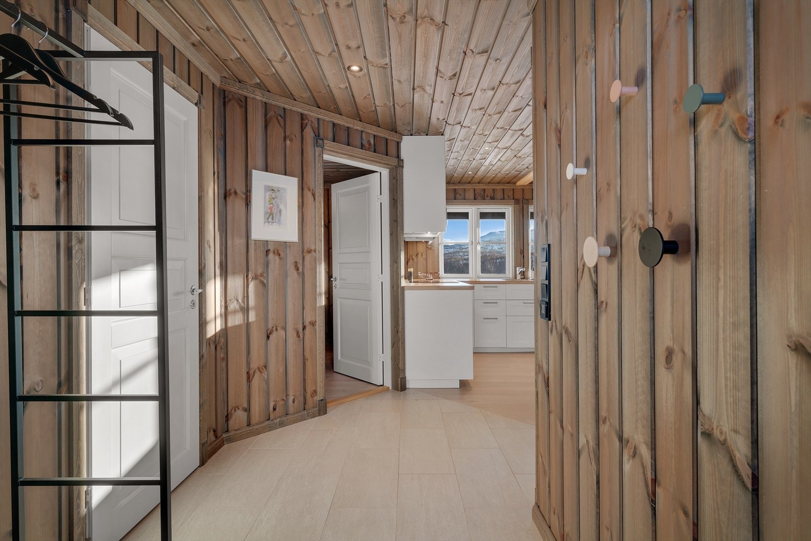 Videre inn kommer du til kjøkkenet Galleribilde