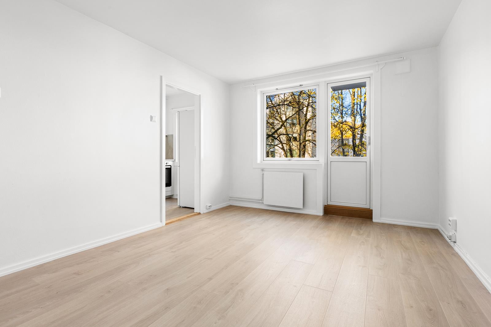 Meget pen 1-roms i 3. etasje med balkong og separat kjøkken Galleribilde