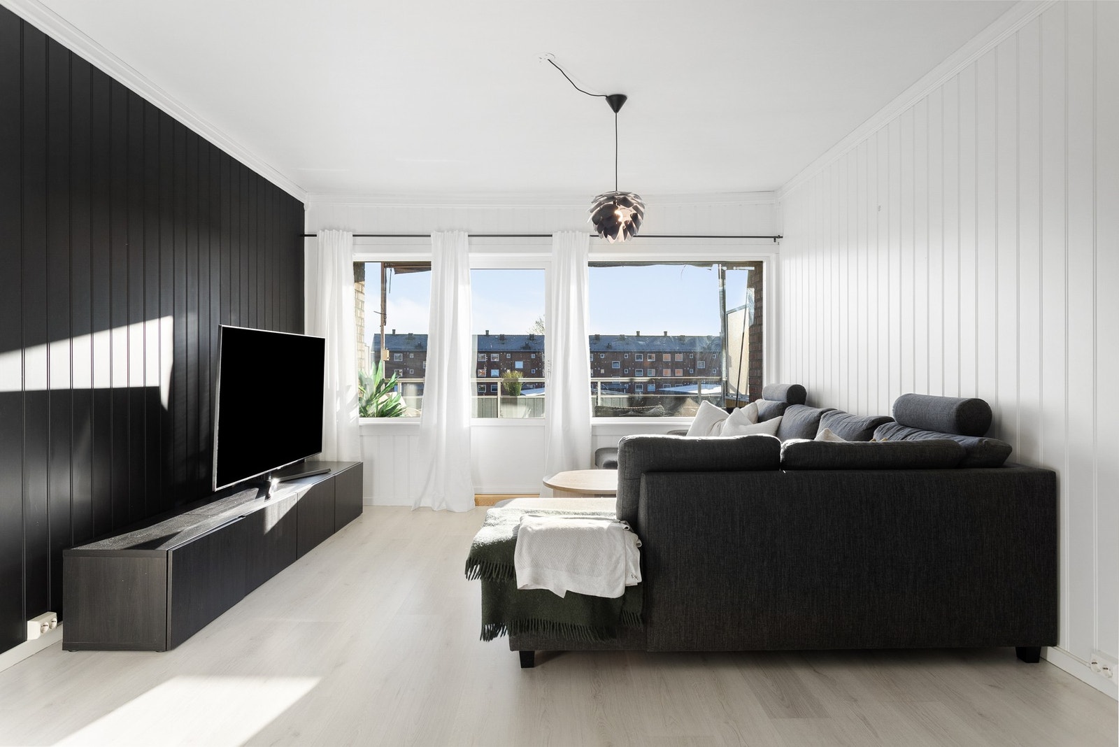 Lys og delikat 3-roms leilighet beliggende i 2.etg. i et rolig og veldrevet borettslag på Falkum, nord for Skien sentrum.
Foto: Tor Helge Thorsen Galleribilde