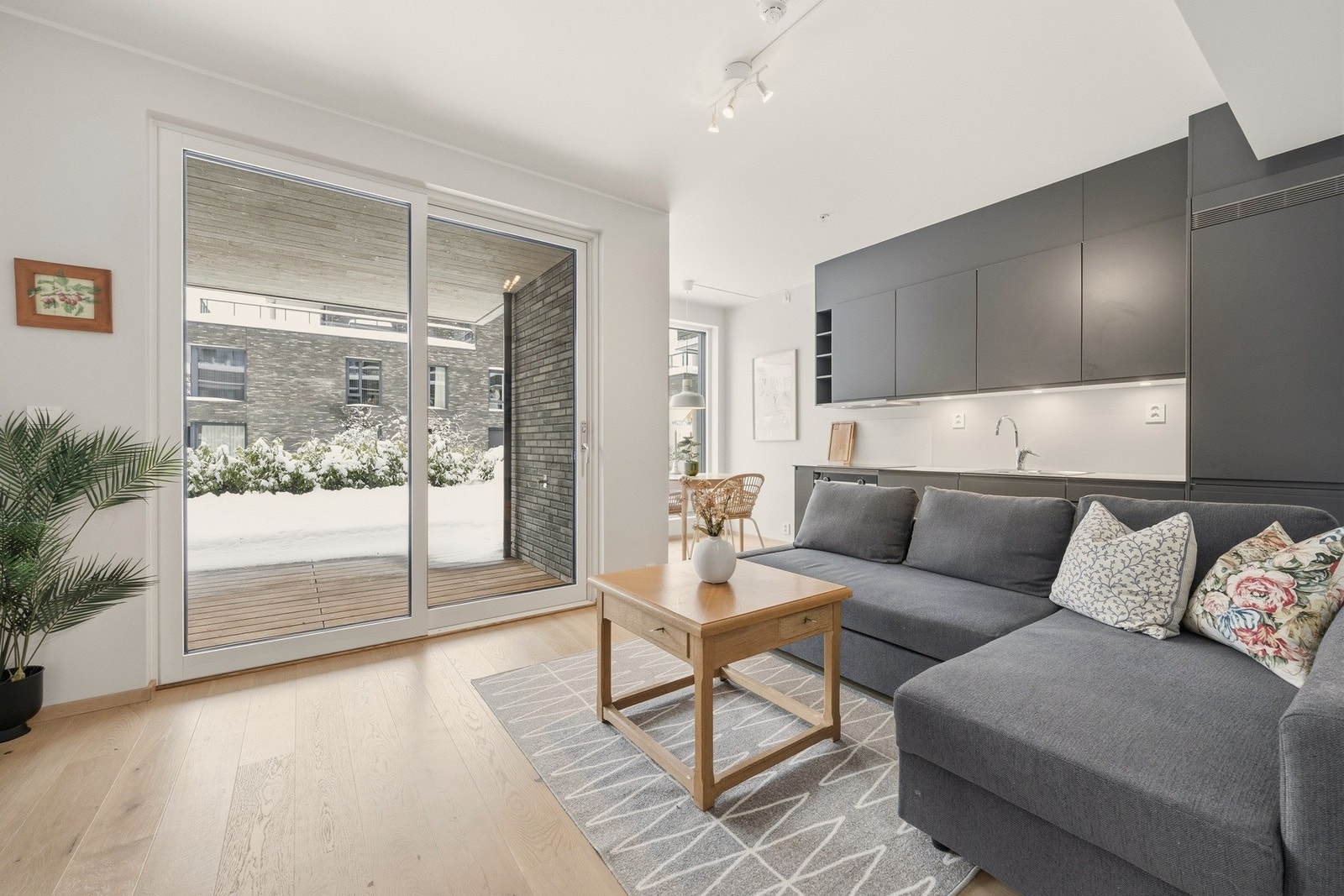 Dette er en delikat og moderne 2-roms leilighet beliggende i 1.etasje. Galleribilde