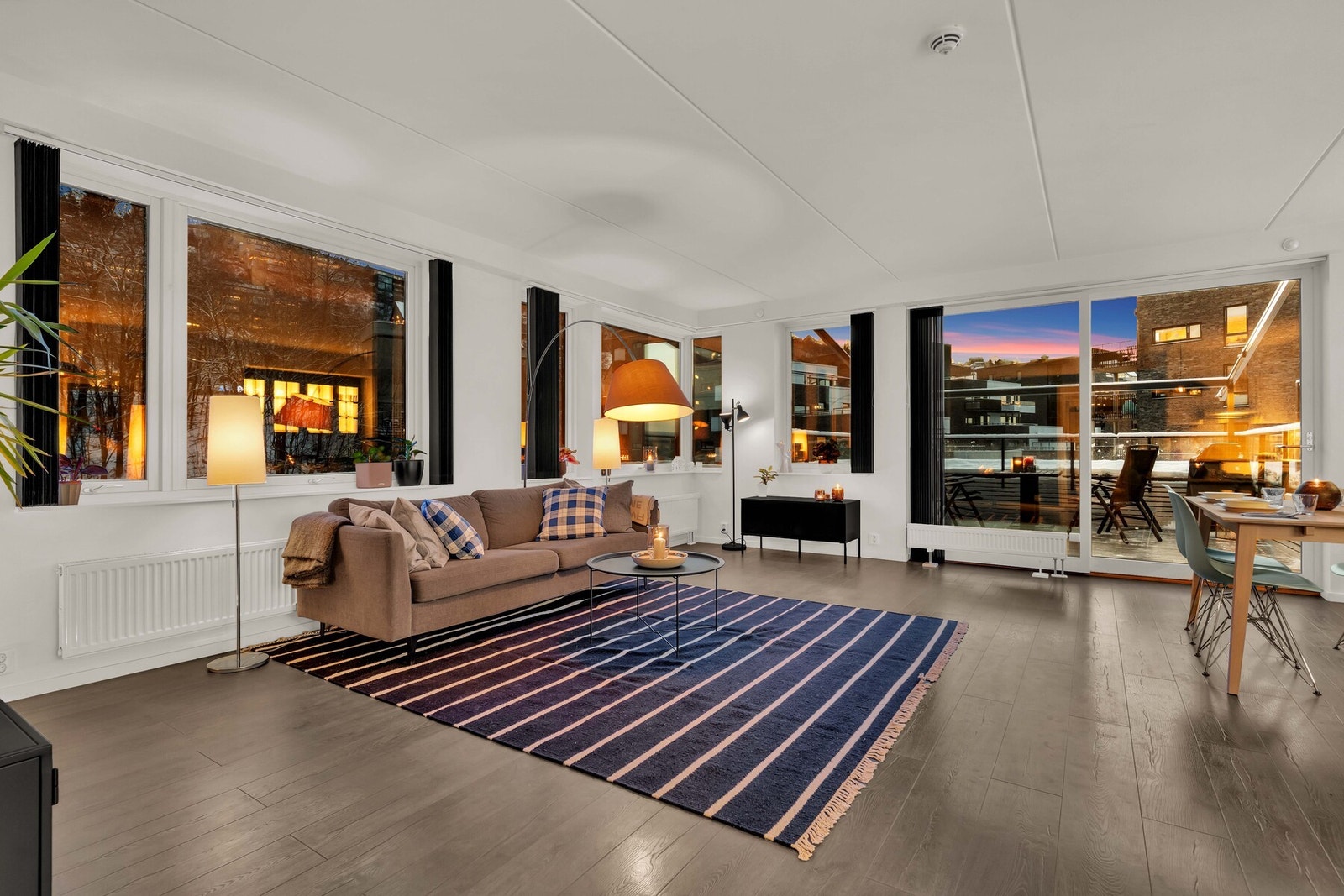 Velkommen til Freserveien 45 - en innbydende 4-roms selveier i populære Kværenerbyen. Foto: Anders Botnmark Galleribilde