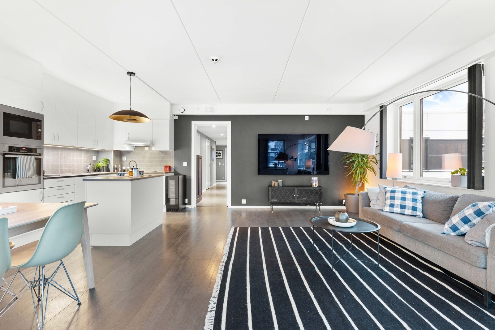 Akonto oppvarming og bredbånd inkludert i felleskostnadene. Galleribilde