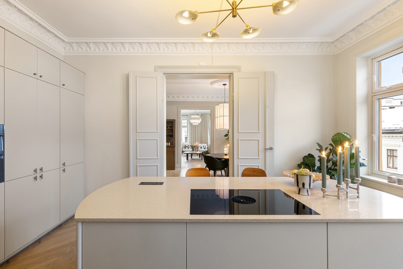 Kjøkkenet er utstyrt med komfyrvakt og aquastopp. Galleribilde