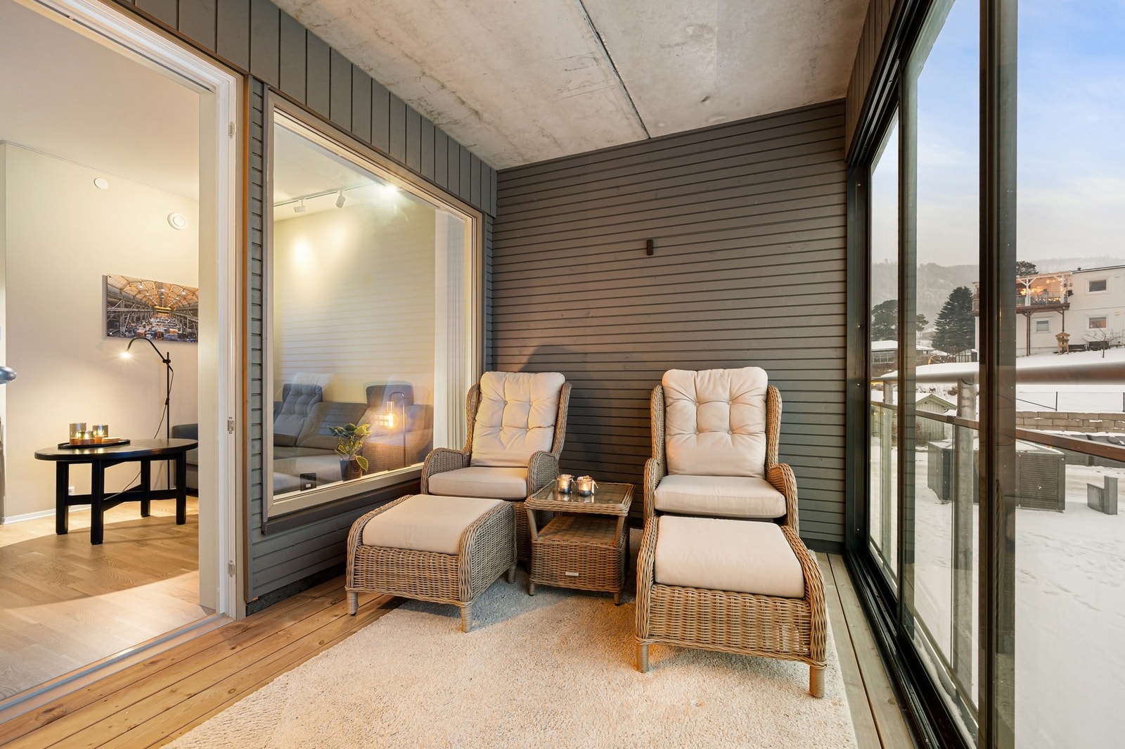 Her har man god plass til ønsket utemøblement. Galleribilde