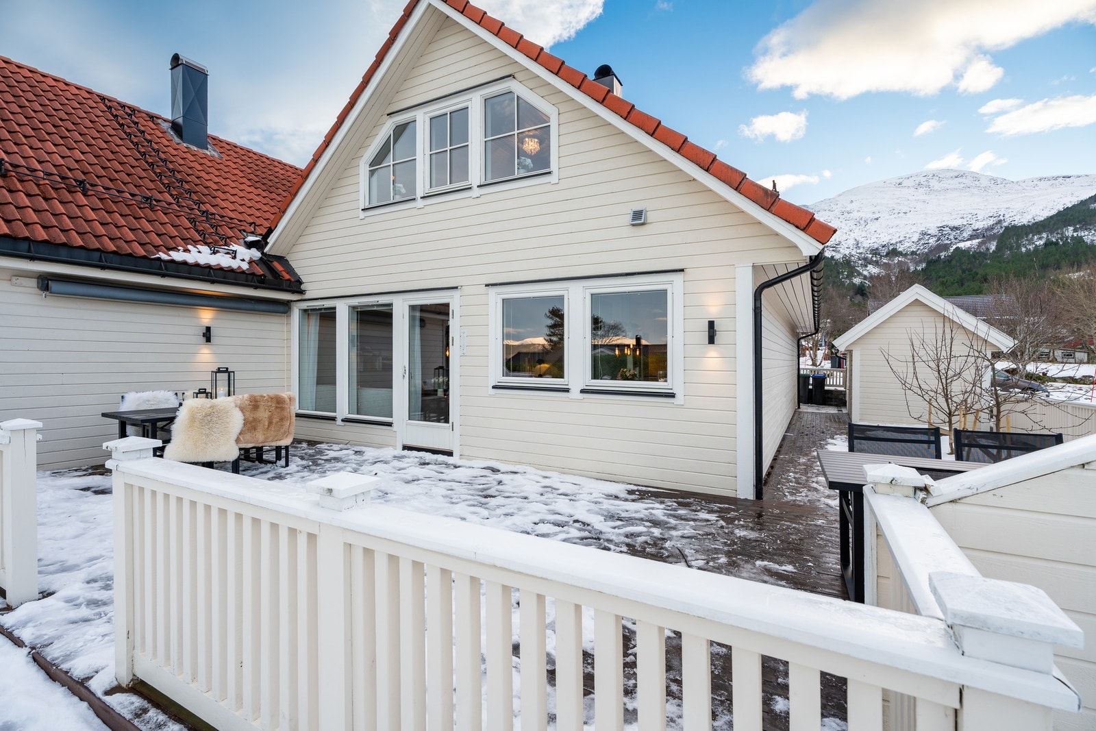 Terrassen er på hele 83 kvm! Galleribilde