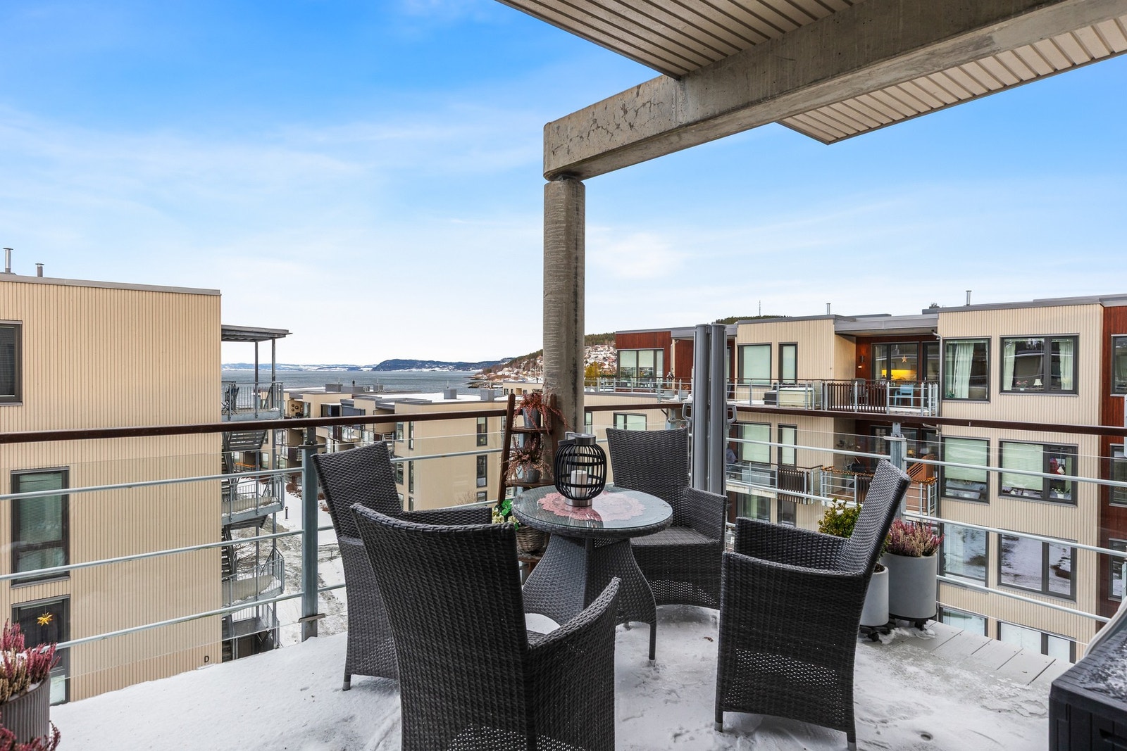 Balkong på 12 kvm. Galleribilde