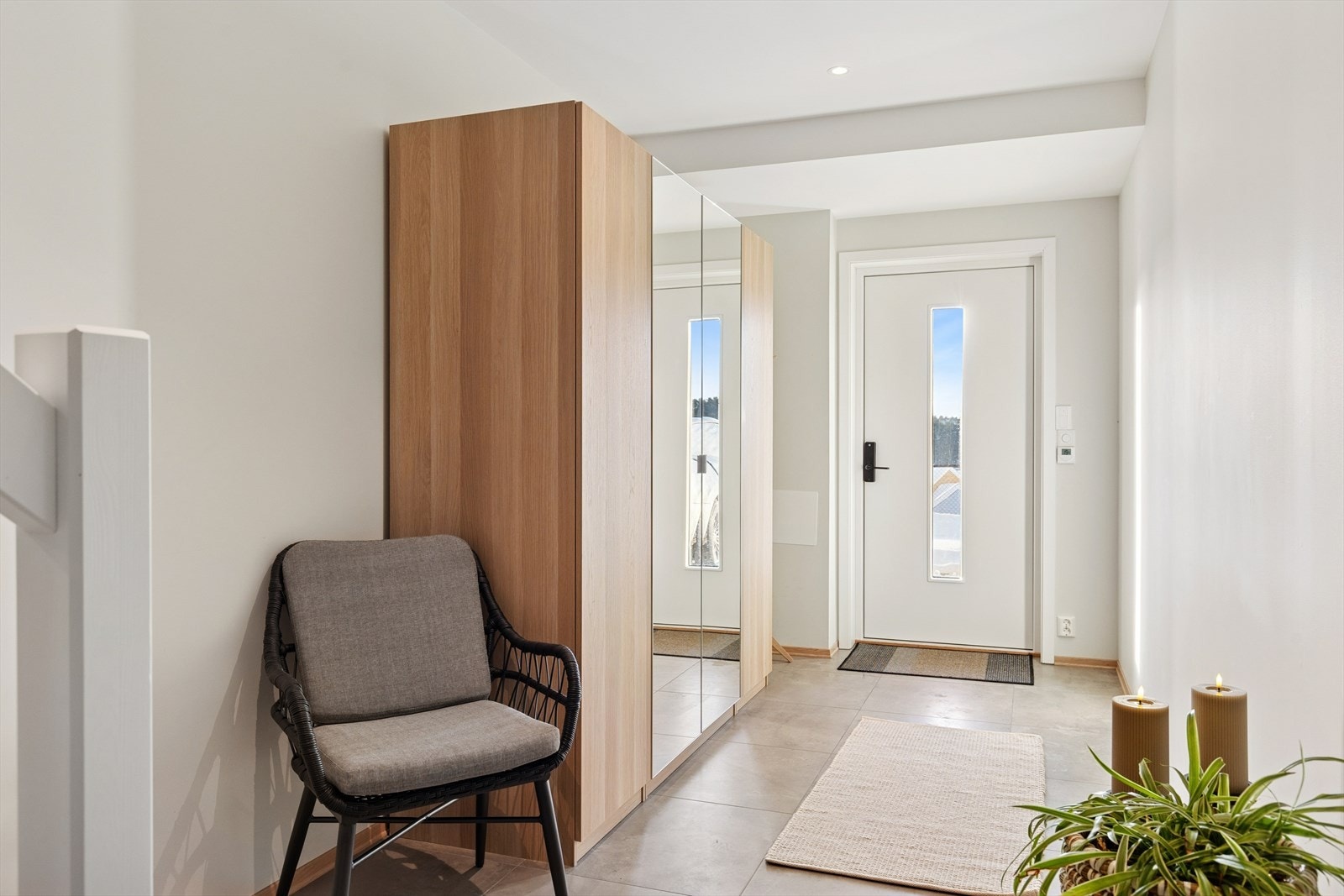 Innbydende og flott entré, god plass til garderobeskap. Galleribilde