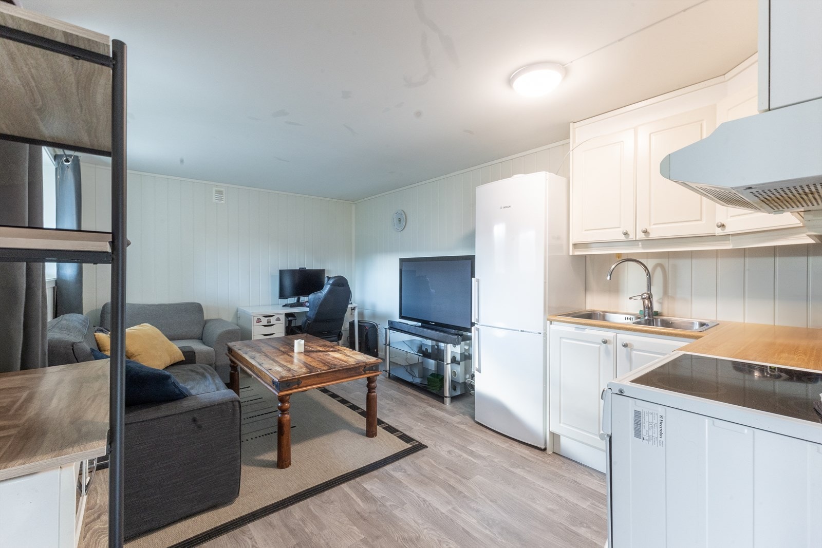 Ca. 2014, ble det innredet leilighet i sokkeletasjen(ikke søkt godkjent) Galleribilde