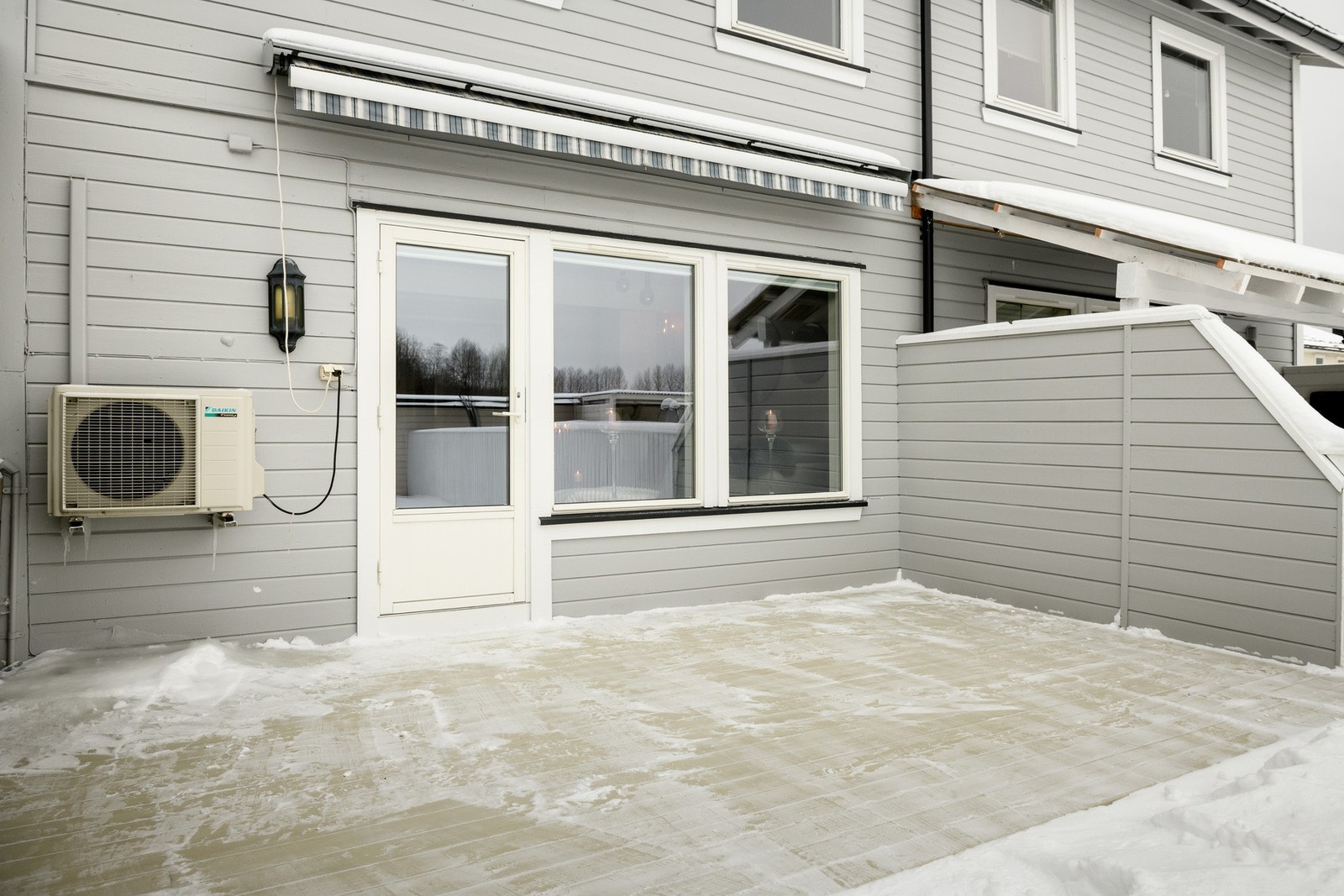 Terrassen har direkte adkomst fra stuen. Galleribilde