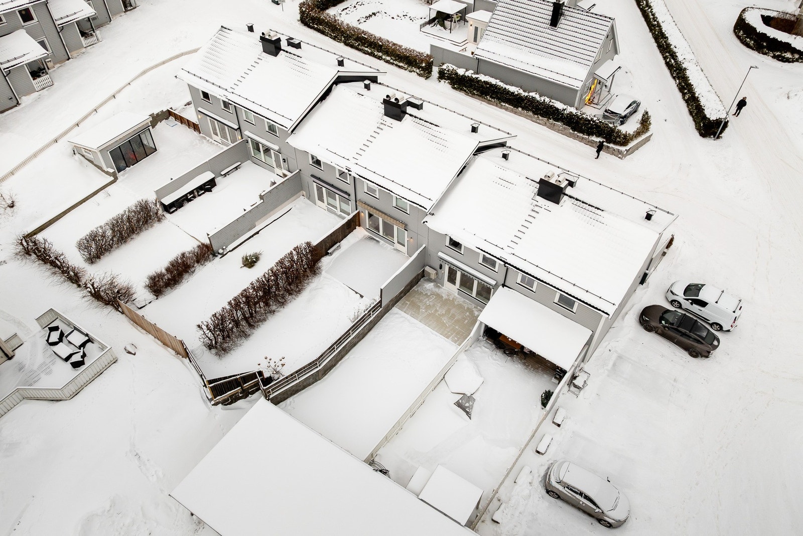 Her er det lite trafikk og gode boforhold, godt egnet for både store og små. Galleribilde