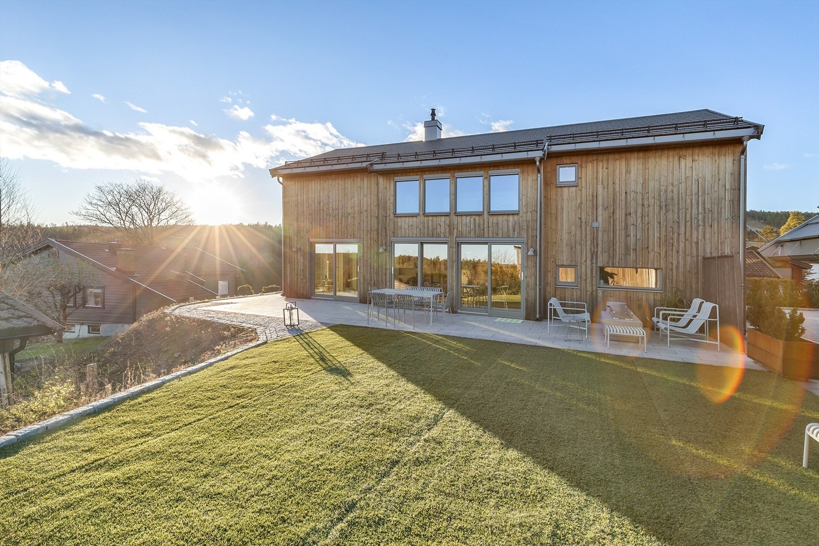 Velkommen til Ringveien 37F, presentert av Terje Tveit i Krogsveen. Galleribilde