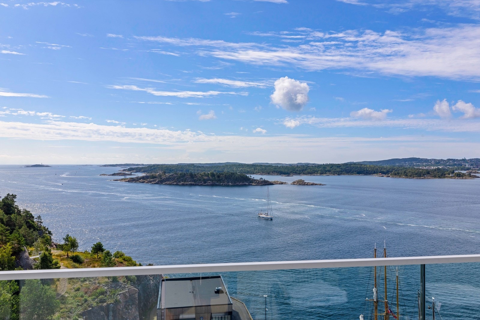 Videre følger en rekke bilder av utsikt og uteplassene Galleribilde