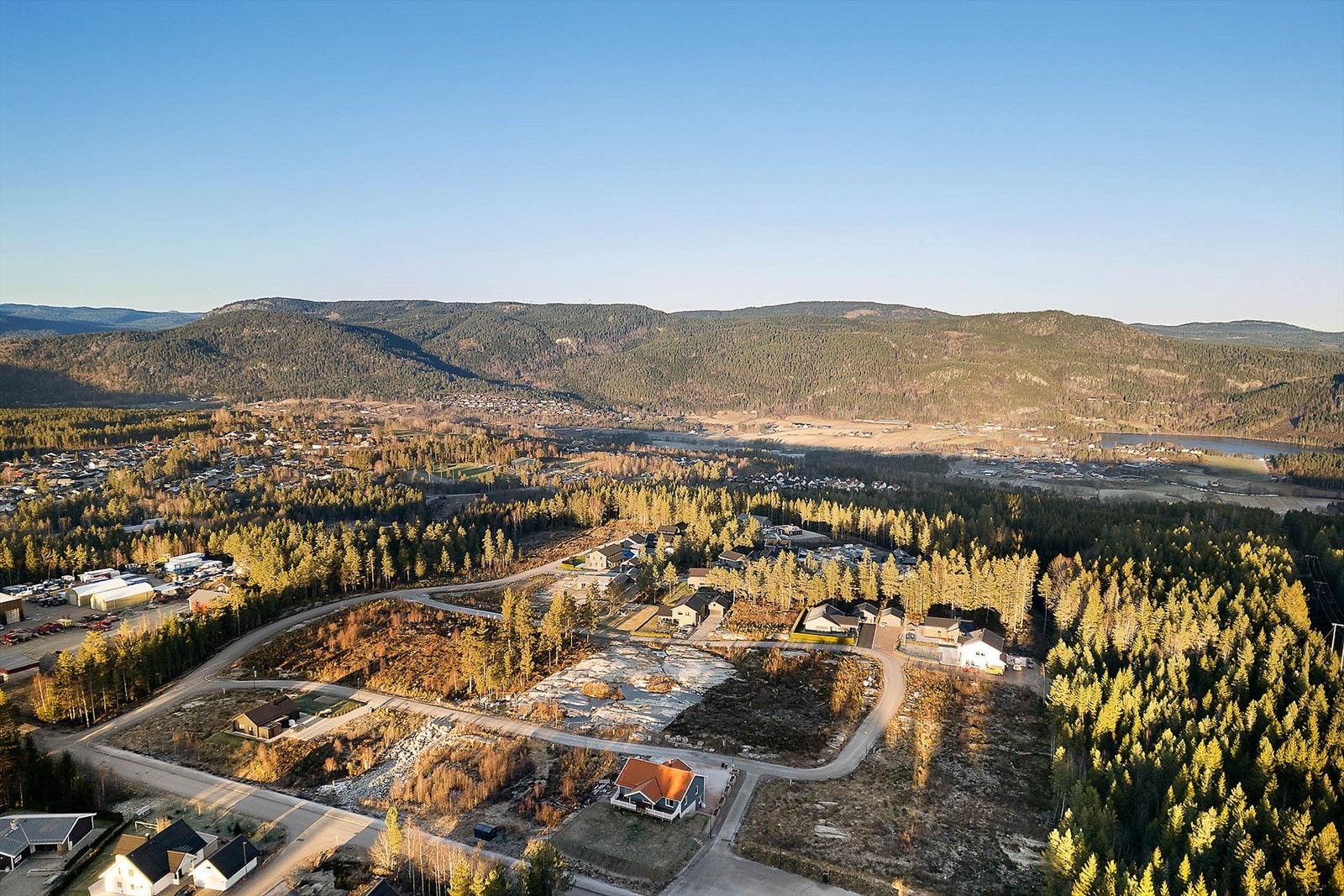 Flotte og byggeklare boligtomter i rolige omgivelser Galleribilde