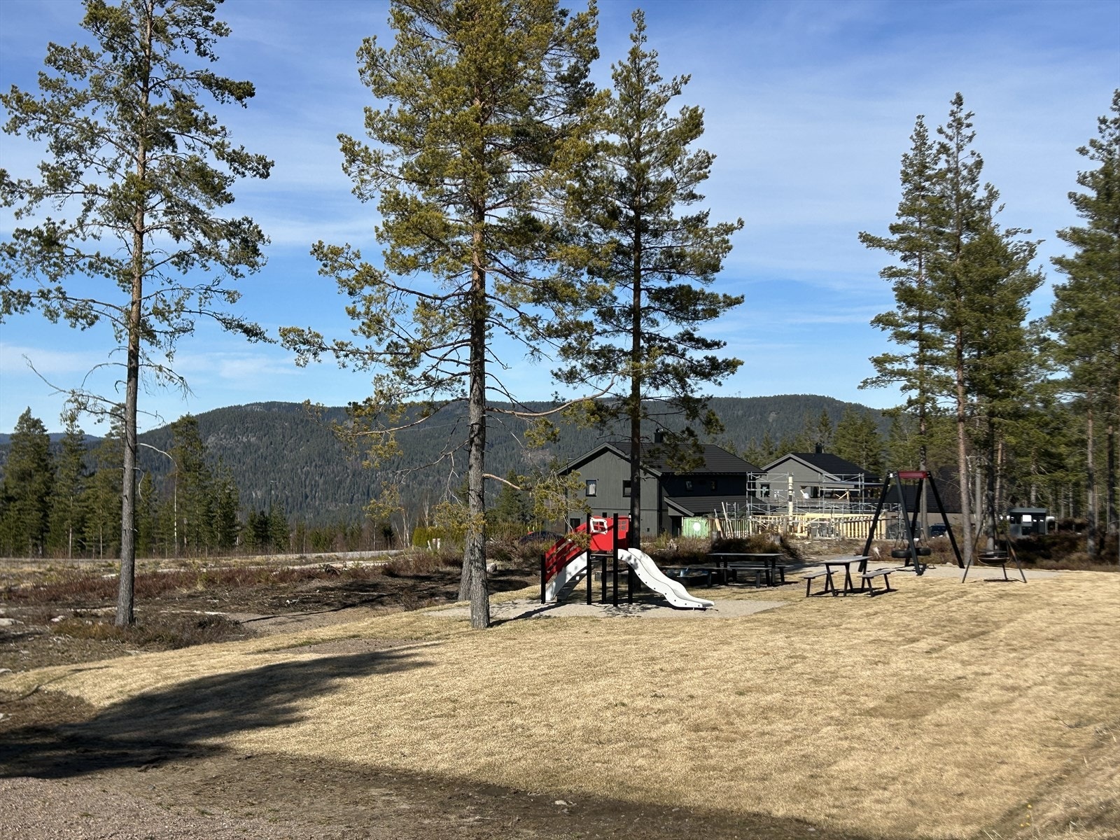 Det er opparbeidet felles lekeplass på området - perfekt for barnefamilien! Galleribilde
