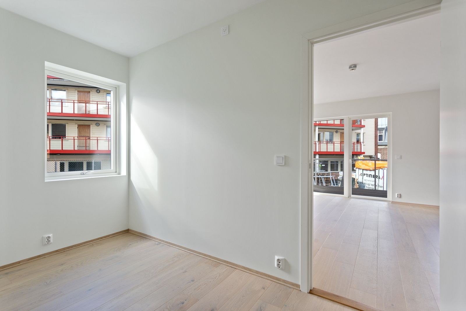 Ett av soverommene ligger ved stuen, og de to andre med adkomst fra gangen. Galleribilde