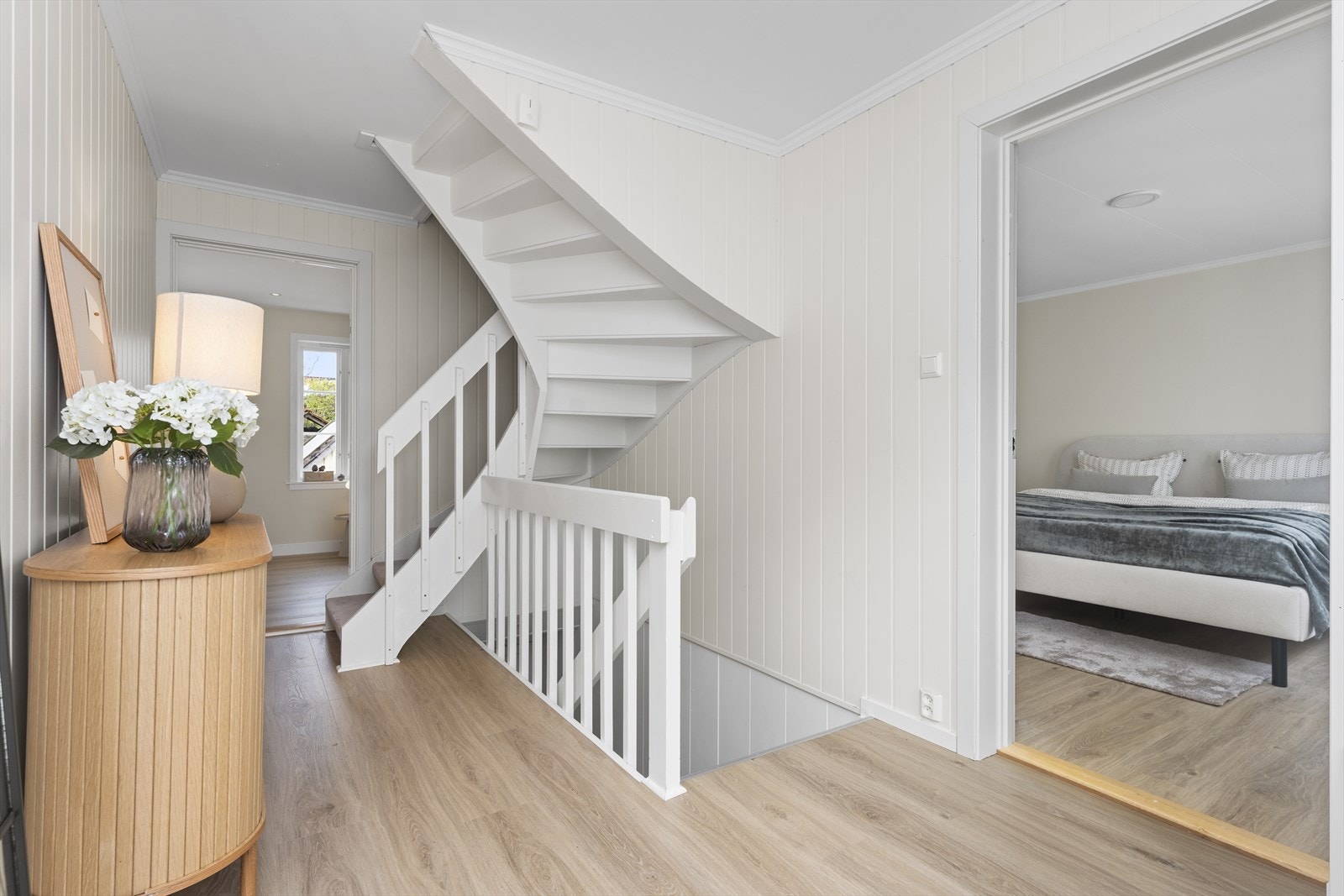 Inngang til soverom fra hall/gang Galleribilde