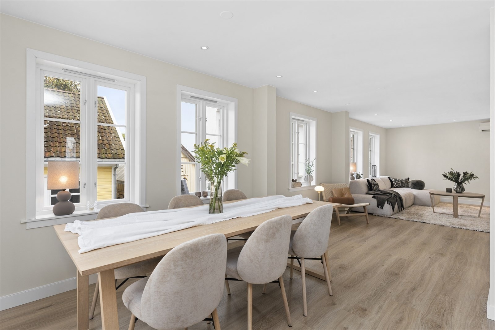 Leiligheten er nylig godt påkostet og har en tidløs standard Galleribilde