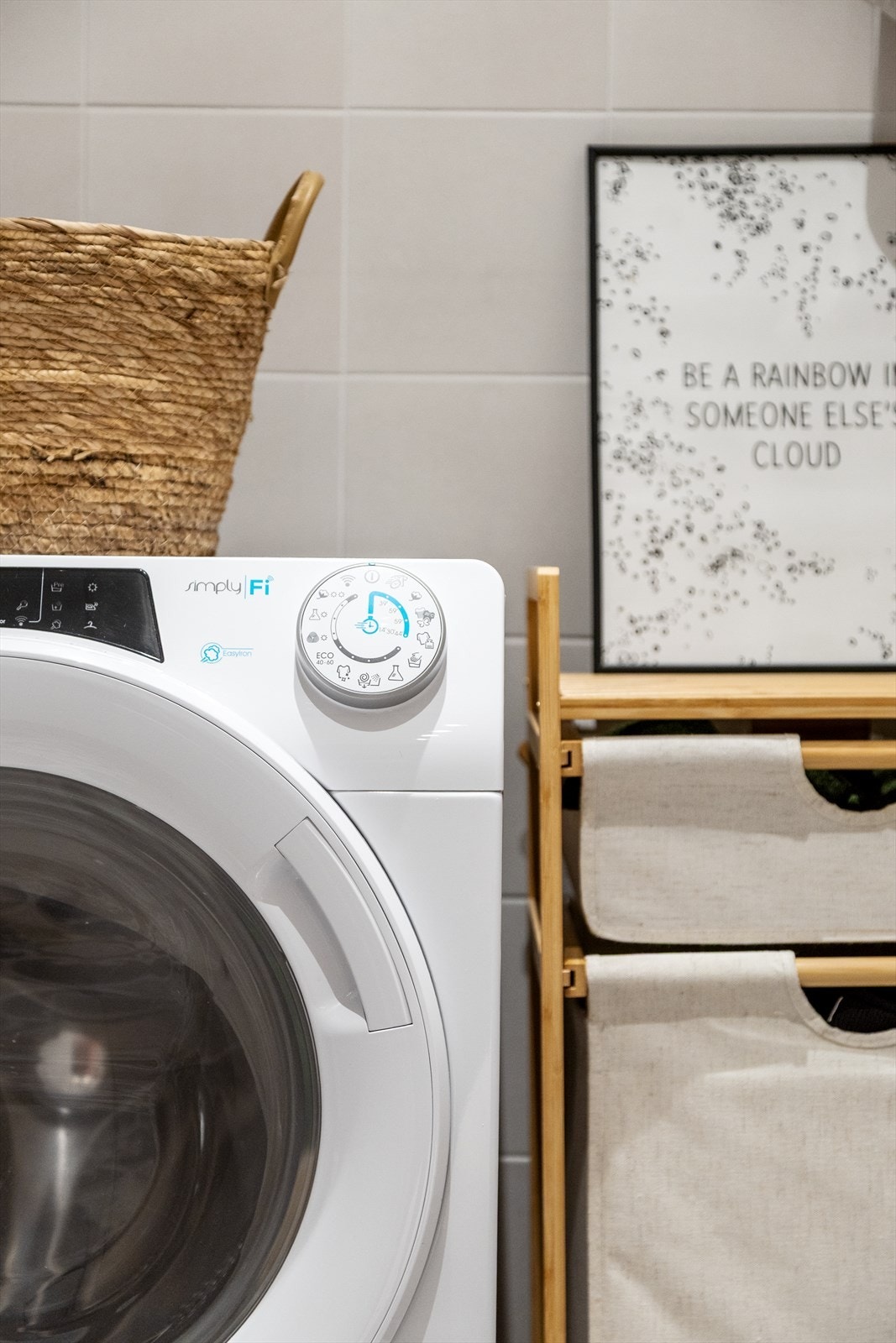 Det er opplegg for vaskemaskin og plass til tørketrommel på vaskerommet. Galleribilde