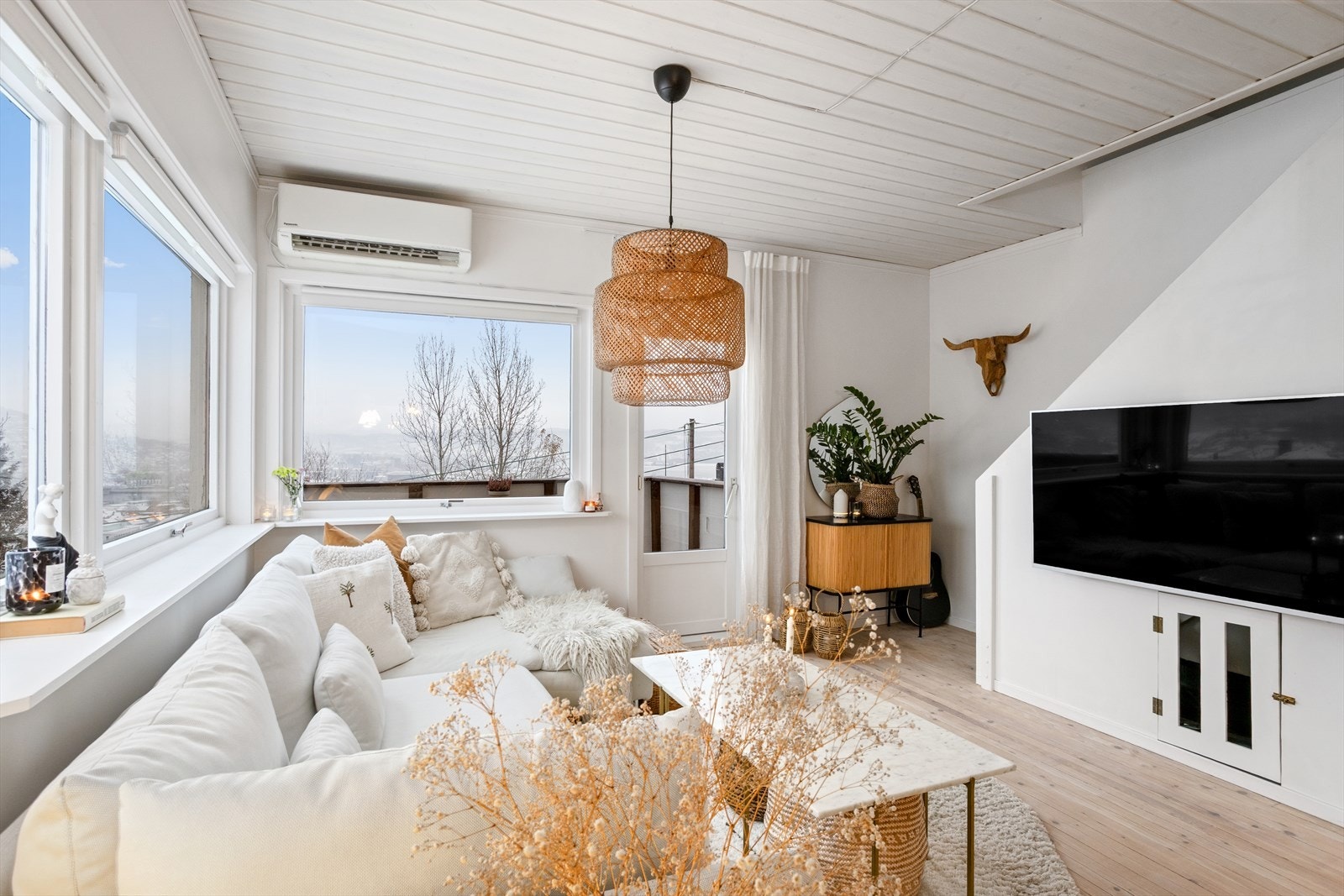 I stuen er det god plass til sofagruppe og TV-hjørne. Galleribilde