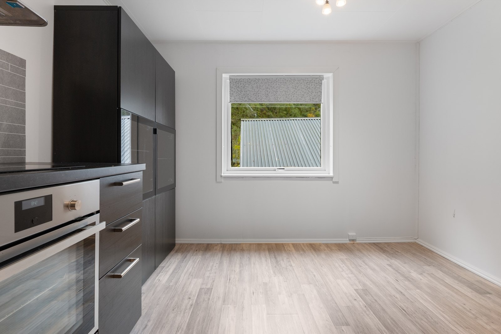 Plass til spisekrok på kjøkkenet. Galleribilde