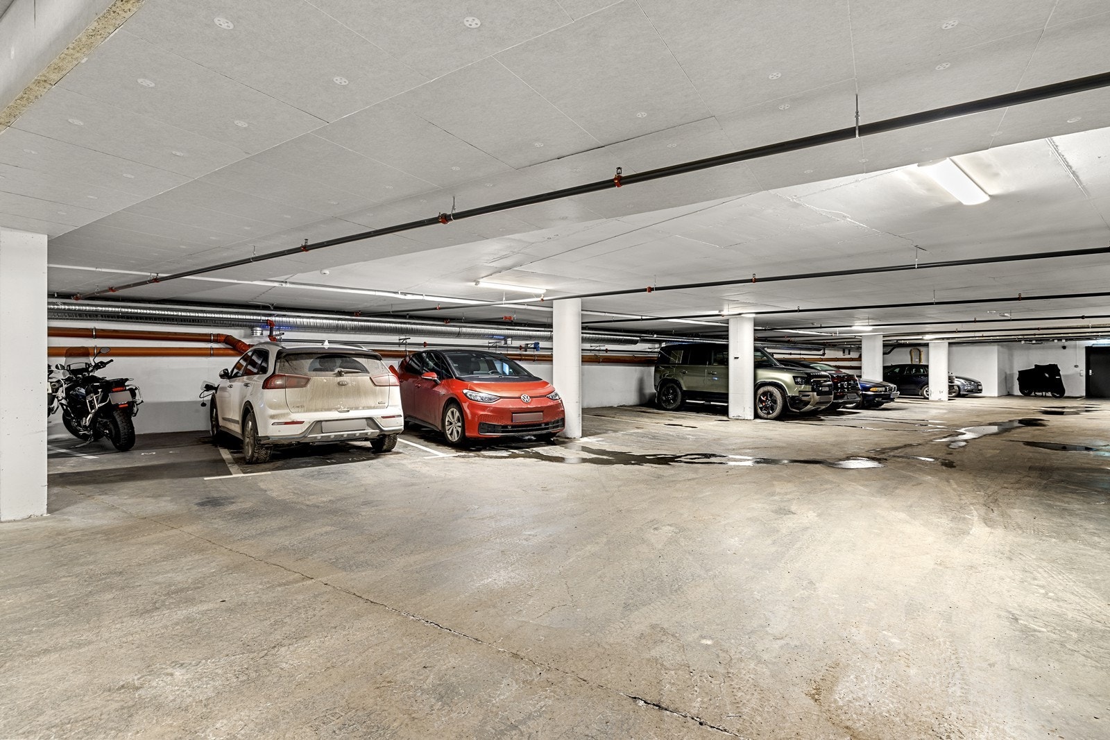 Det medfølger garasjeplass i felles, lukket anlegg. Galleribilde