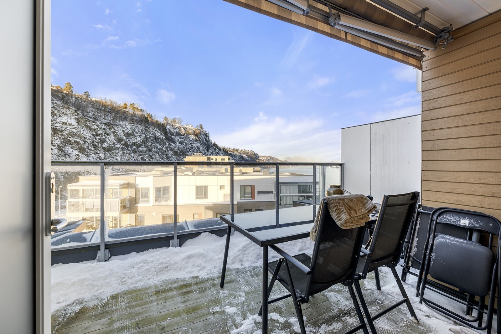 Terrasse uten direkte adkomst fra leiligheten Galleribilde