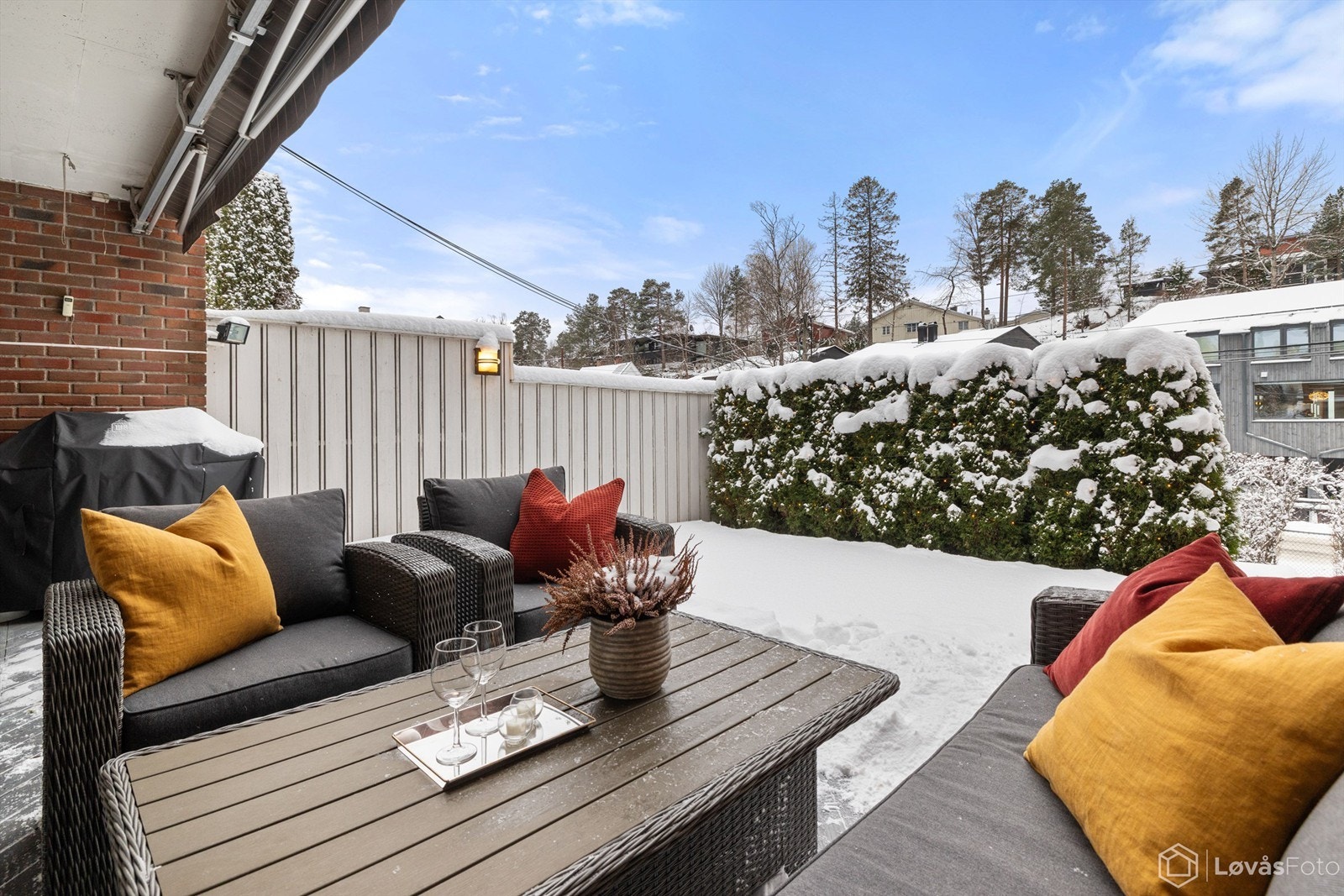 Her er det god plass til en utendørs sittegruppe. Galleribilde