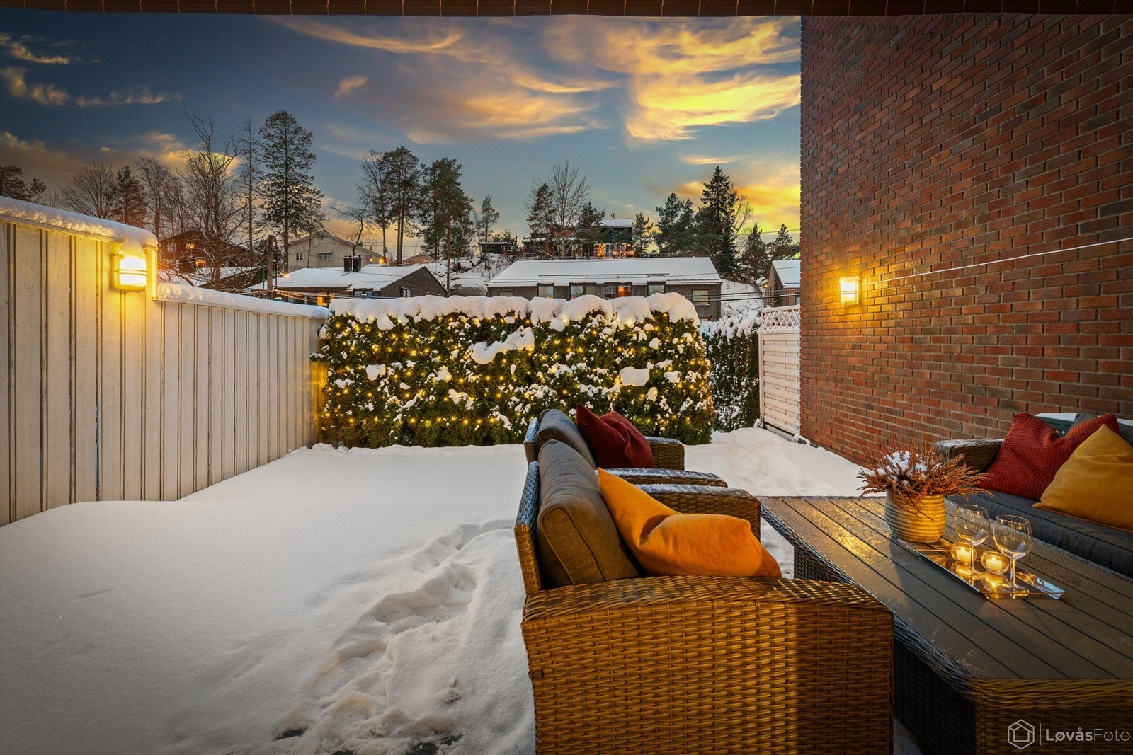 Uteplassen er et hyggelig sted for sosiale sammenkomster. Galleribilde