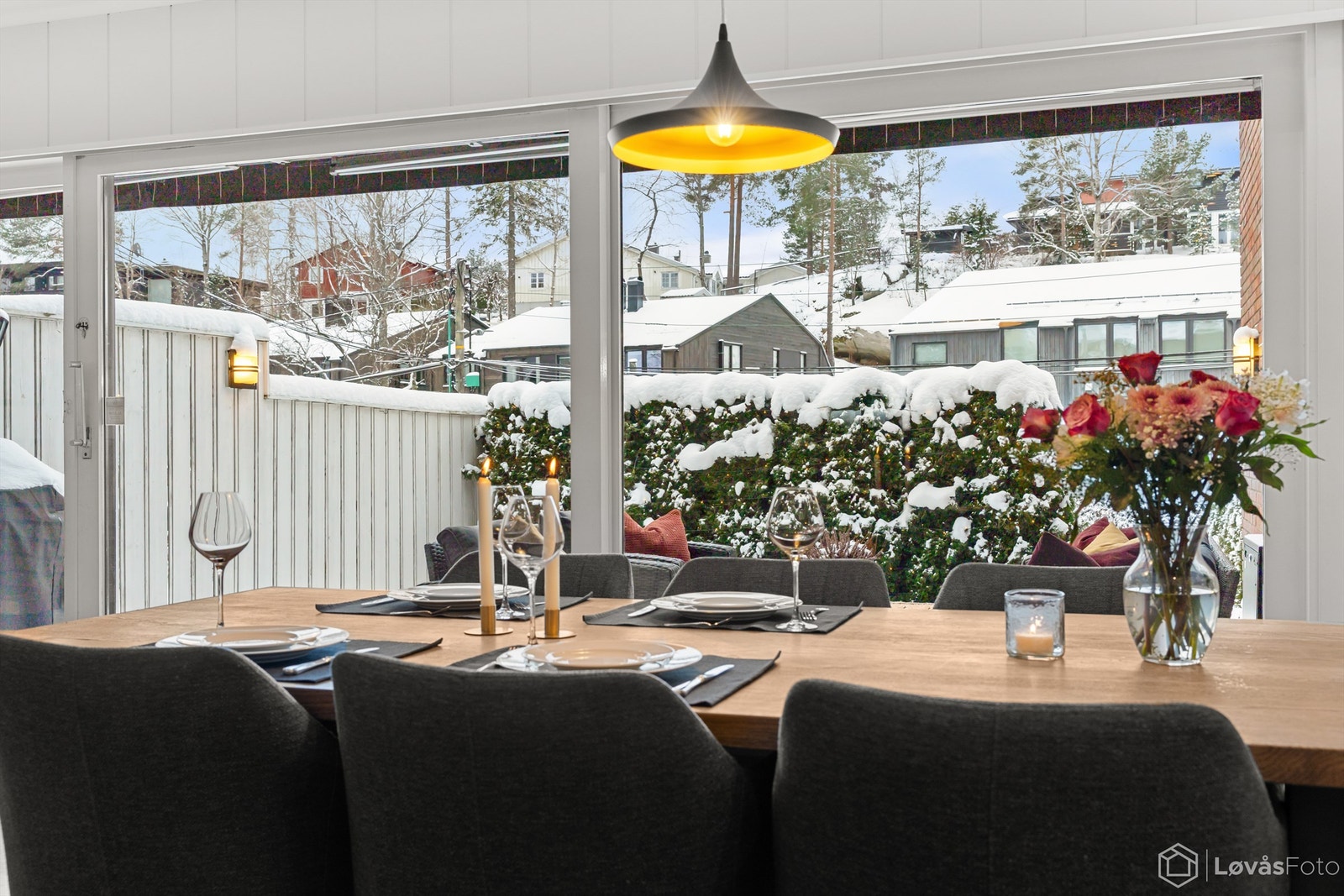 Her er det god plass for hyggelige middager med familie og venner. Galleribilde