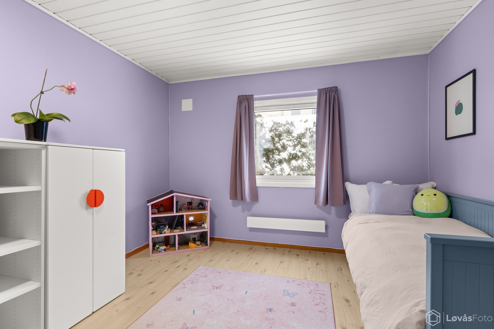 Alle de tre soverommene er praktisk samlet i samme etasje. Galleribilde