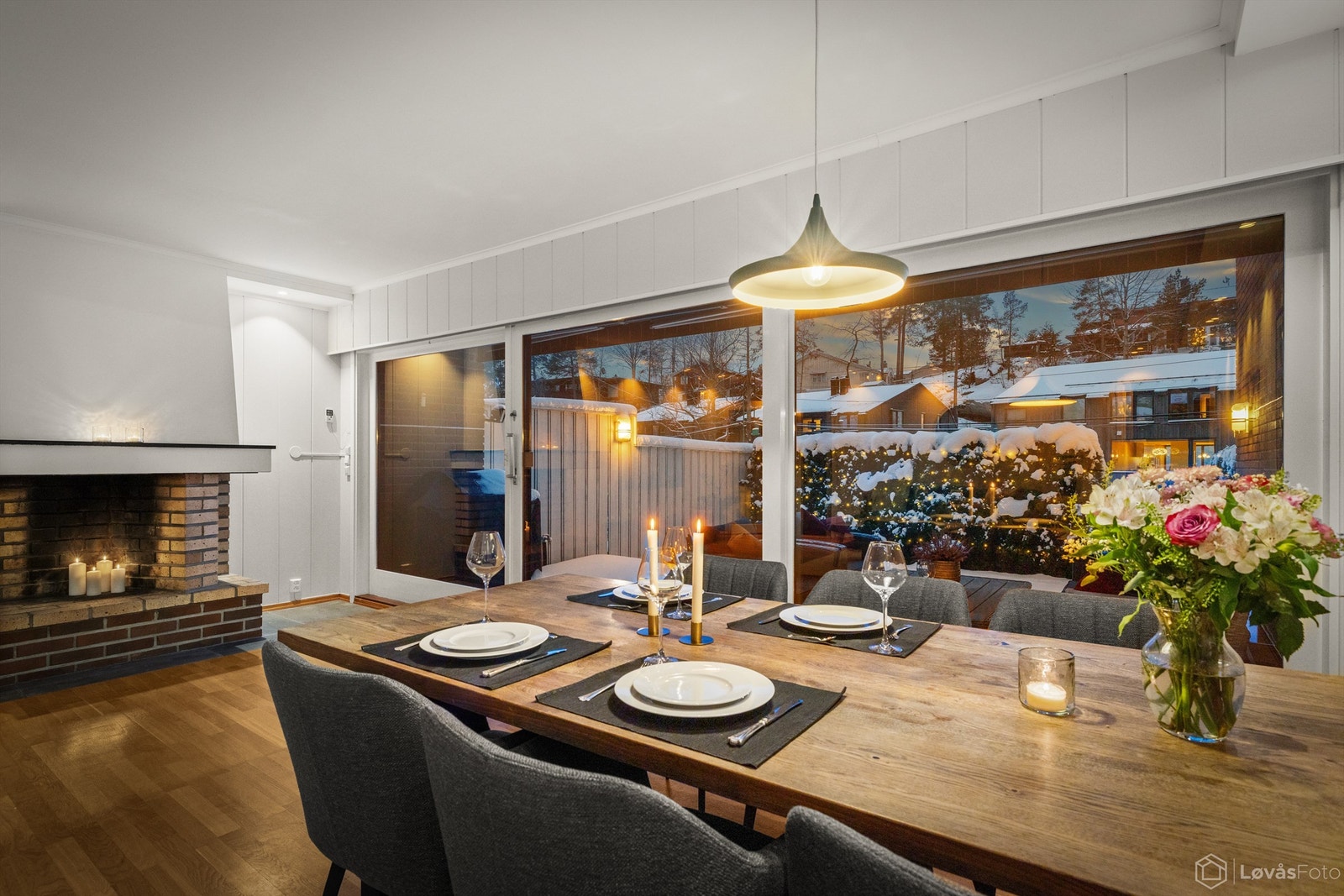 Den gode plassen gjør rommet til et naturlig samlingspunkt i boligen. Galleribilde