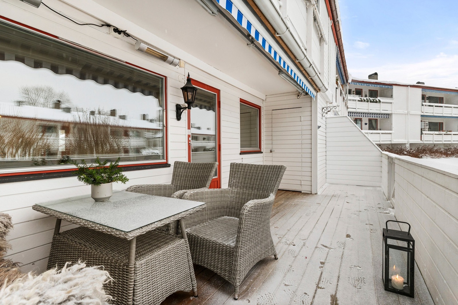 På terrassen er det tilhørende utebod på ca. 1,8 m² Galleribilde