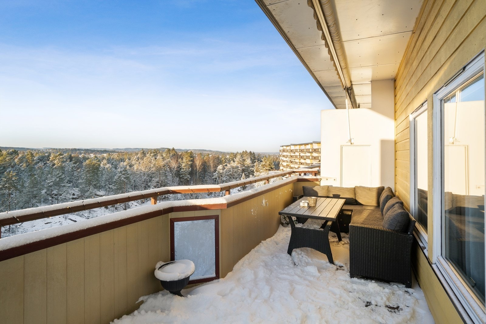 God plass til hyggelige sittegrupper hvor du kan nyte måltider eller slappe av på varme dager. Galleribilde