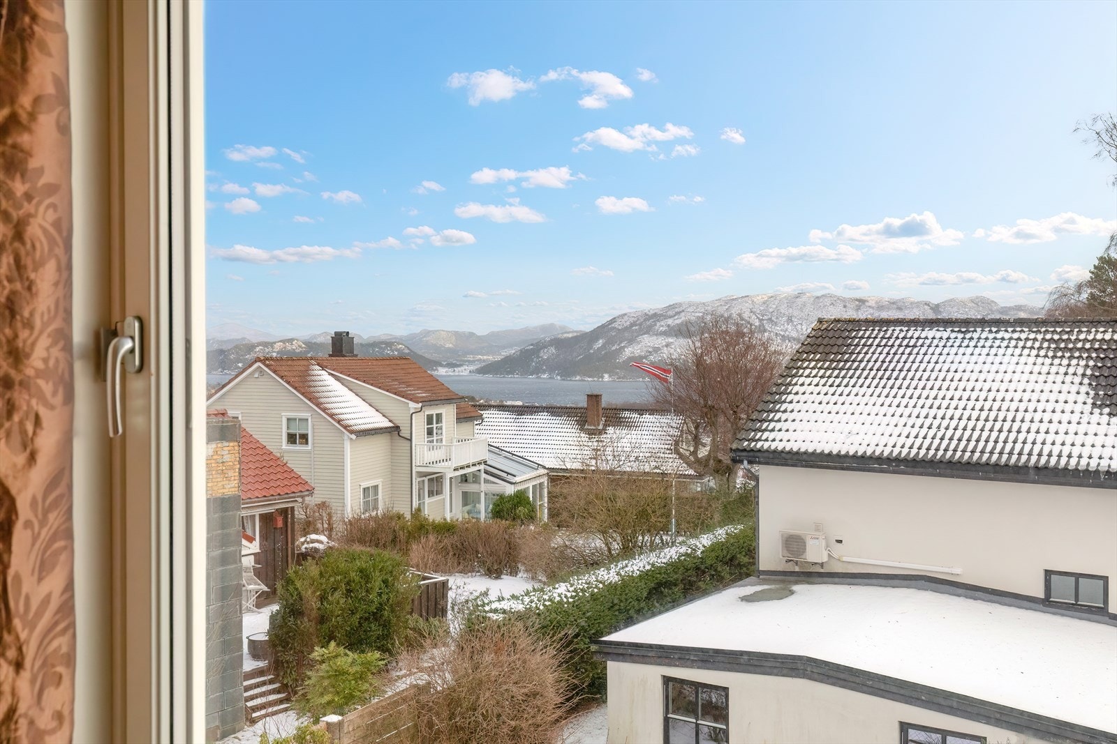 Nydelig utsikt fra 2.etg Galleribilde