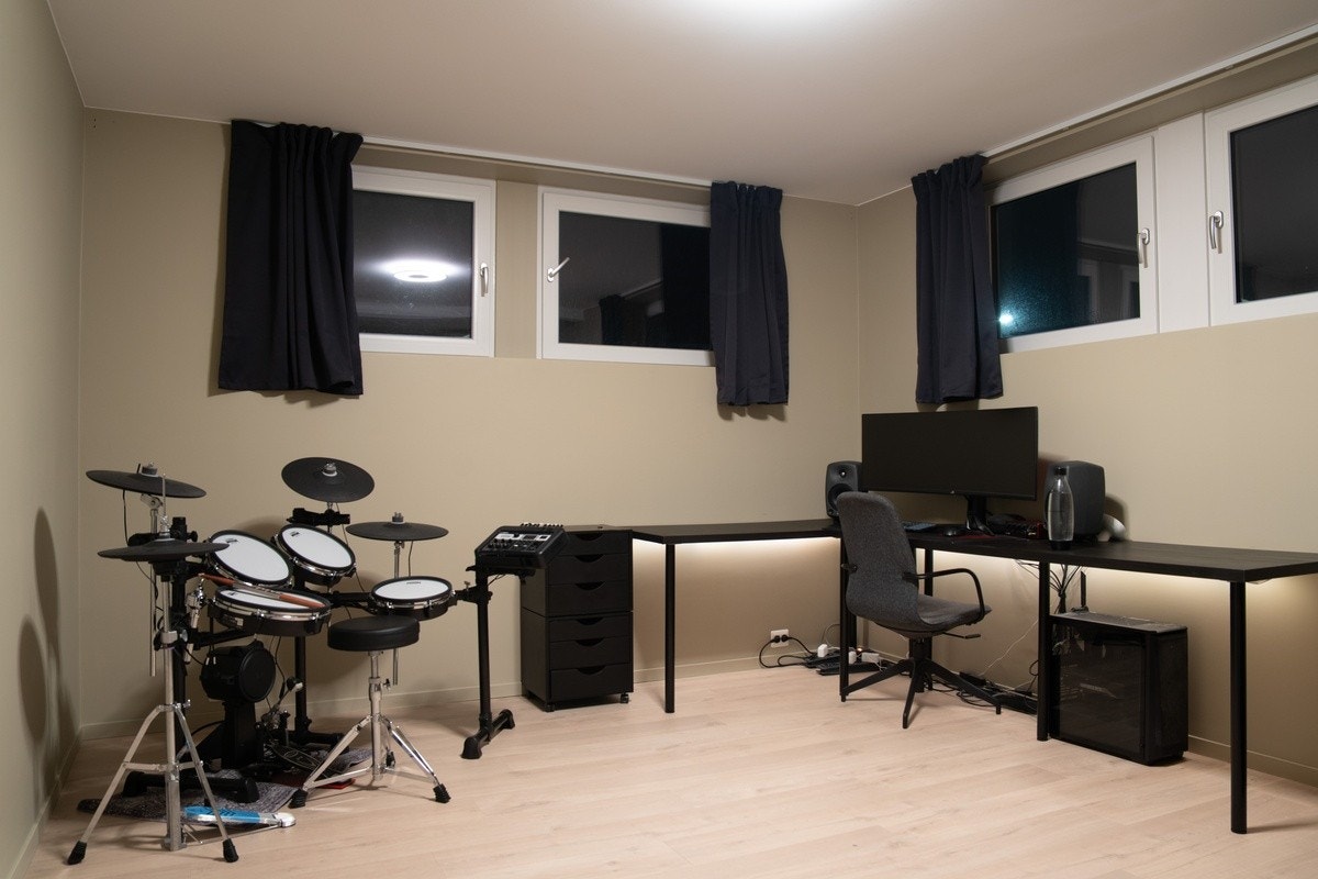 Stort soverom med plass til alle slags hobbyer! Galleribilde