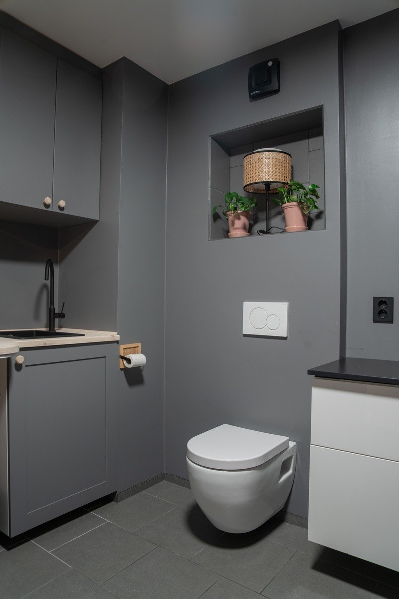 Egen vask ved vaskemaskinen (til venstre utenfor bildet). Galleribilde