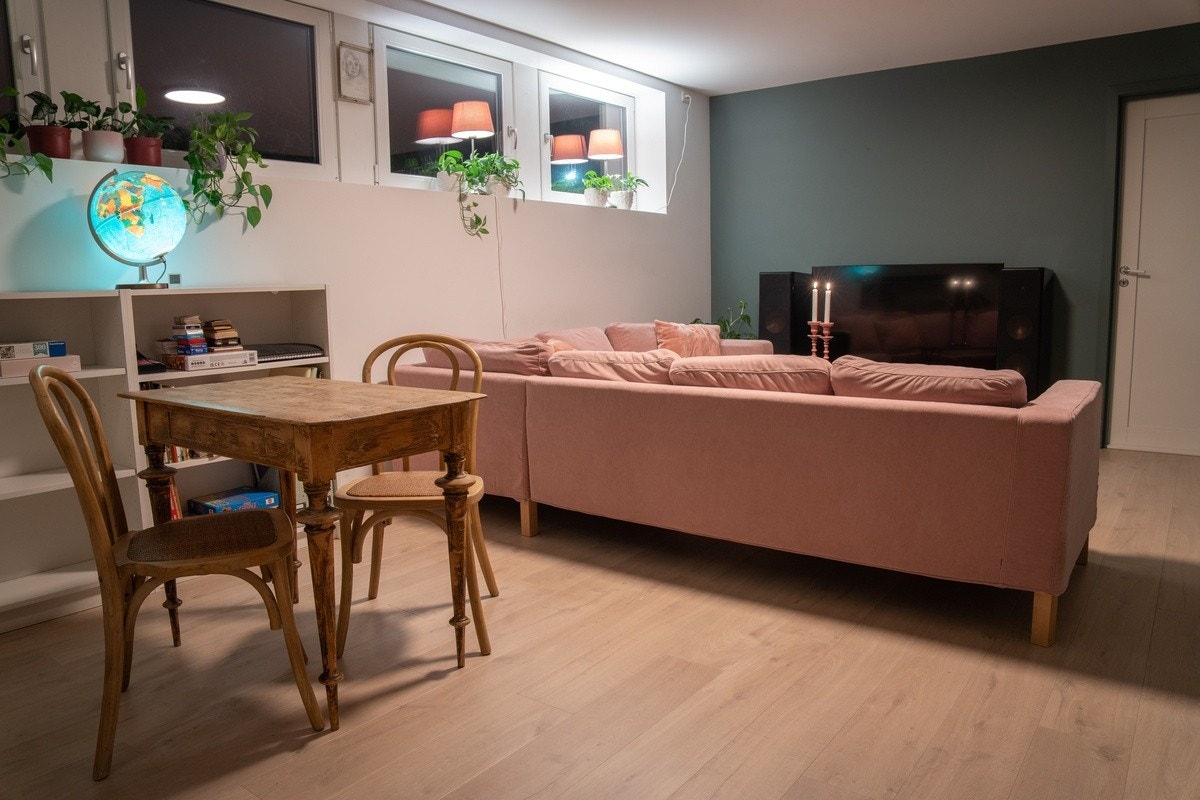 Stue med plass til spisebord. Galleribilde