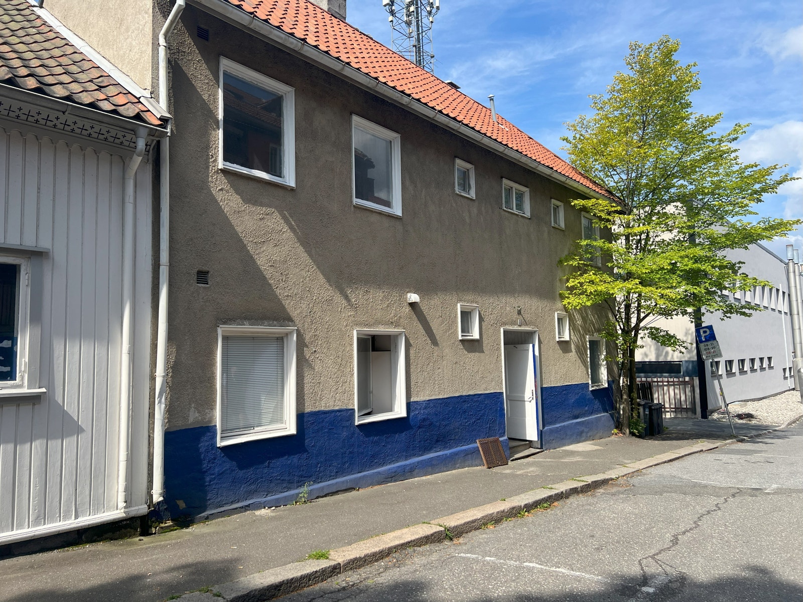 Fasade, Inngang Galleribilde