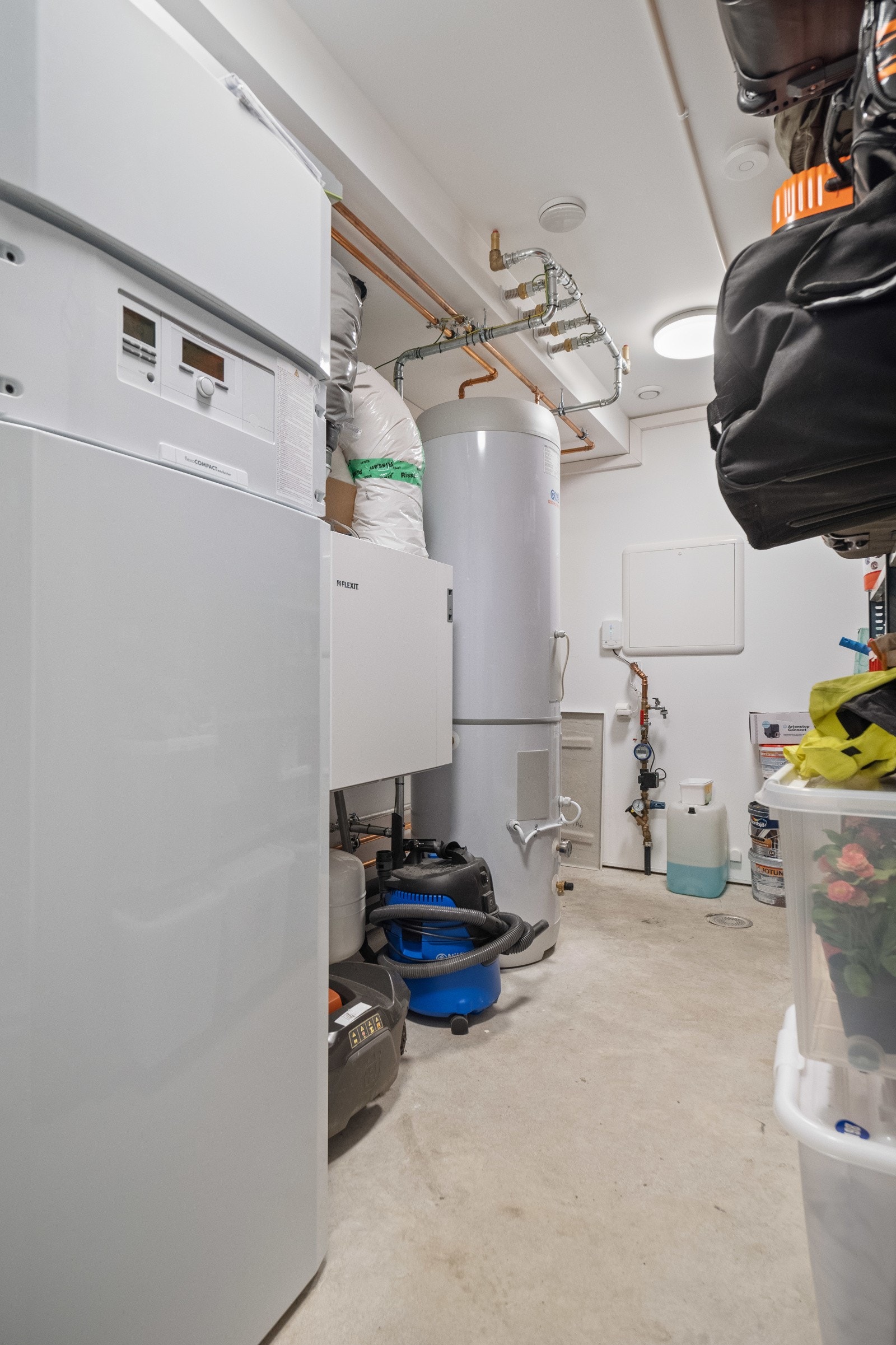 Boligen er energieffektiv med vannbåren gulvvarme, balansert ventilasjon og høy, teknisk standard. Galleribilde