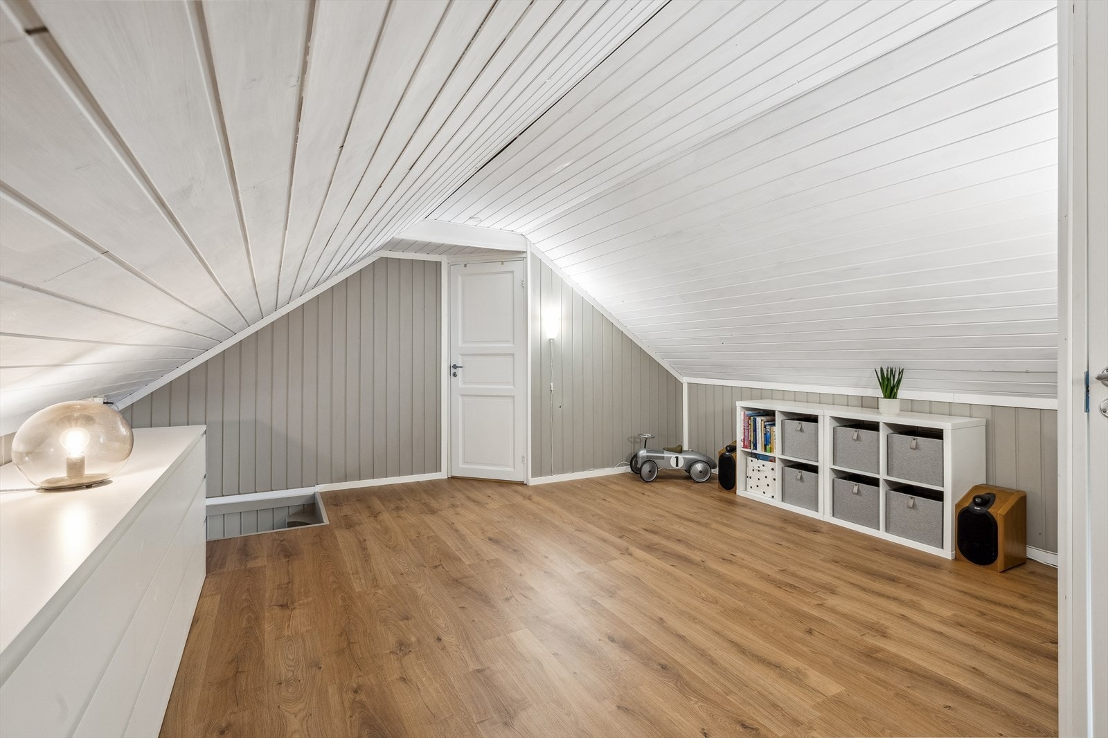 Loft - På loftet er det stue og 2 soverom (Ikke godkjent som stue og soverom. Det er godkjent som loft) Galleribilde