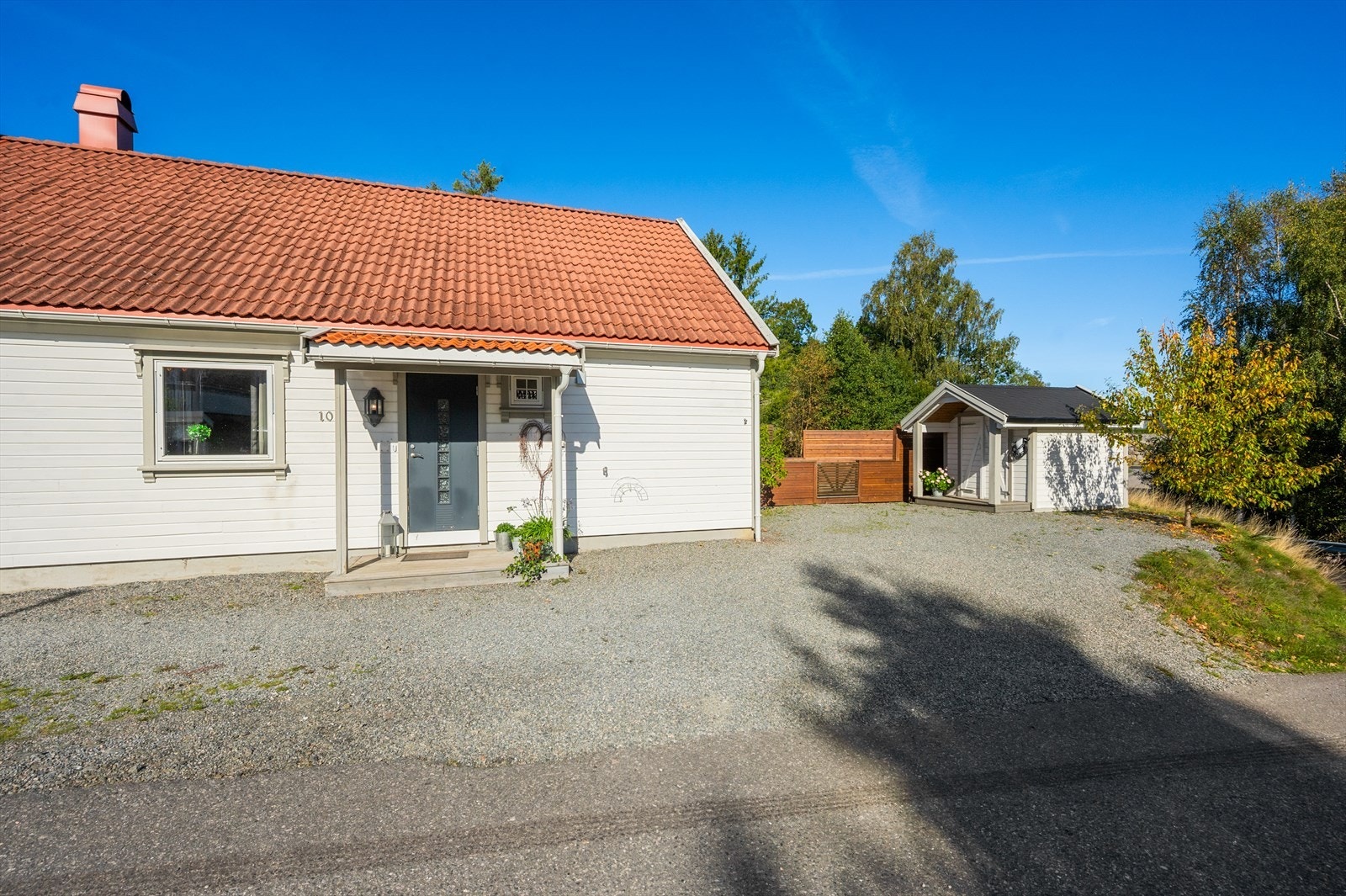 Inngangsparti og utvendig bod Galleribilde