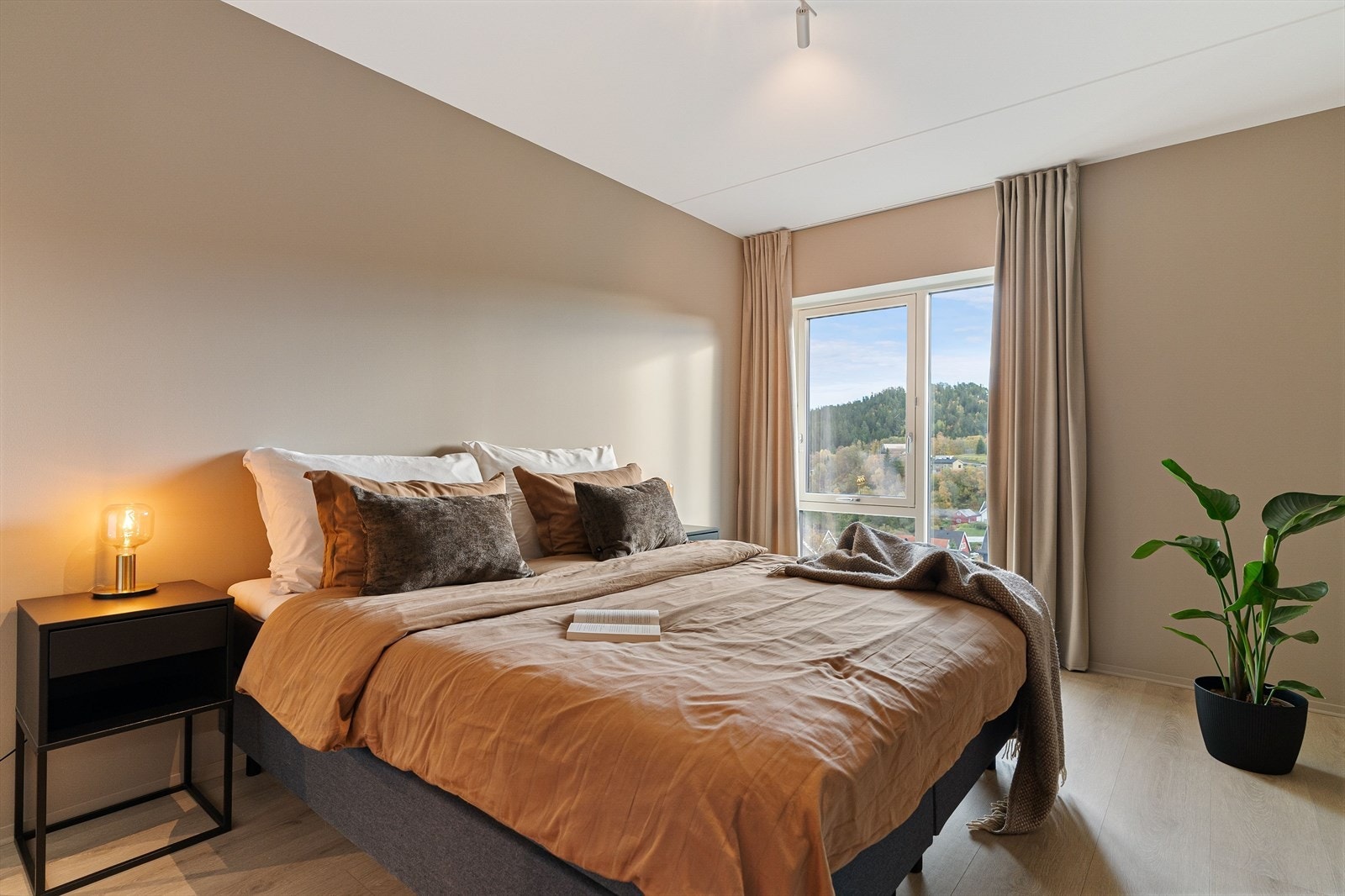 Leiligheten har to gode soverom med fleksibel bruk. Galleribilde