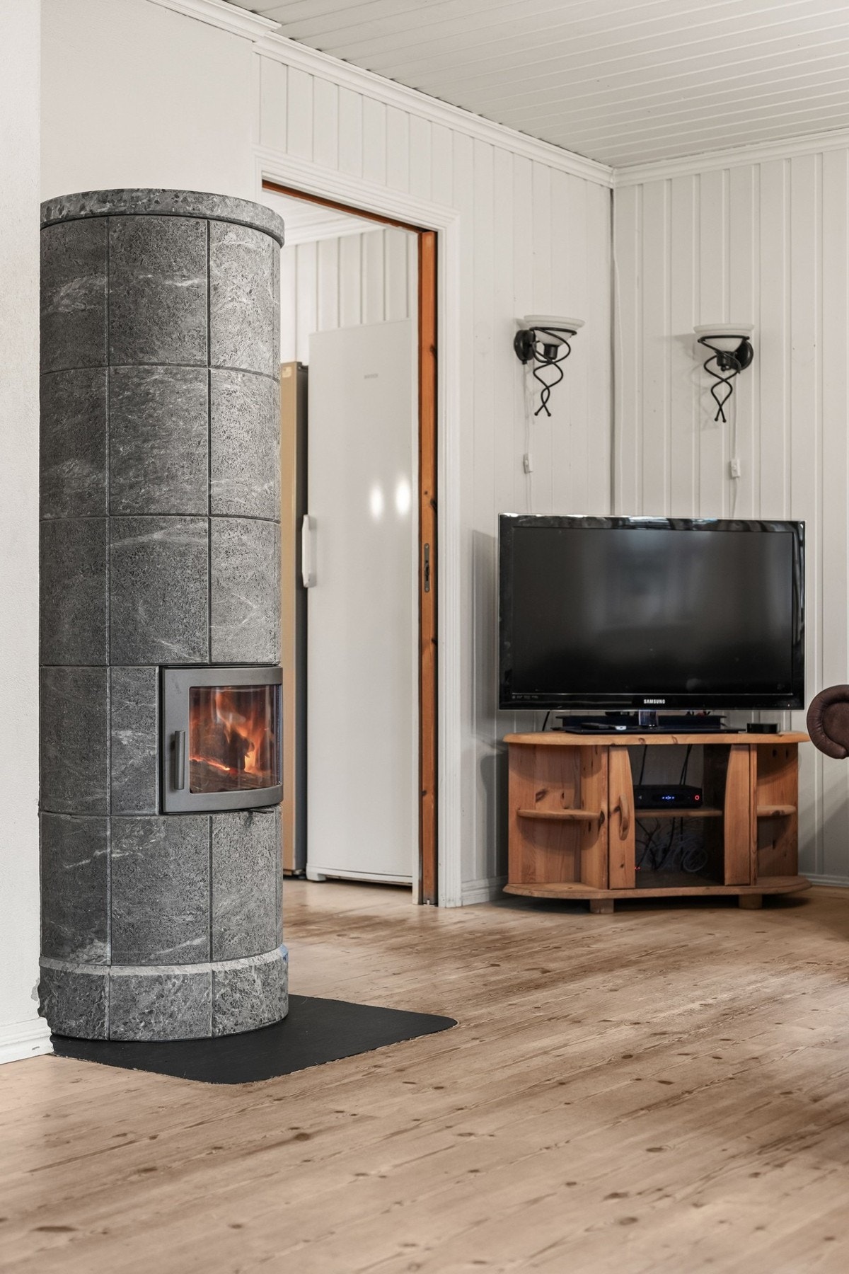 Den flotte kleberstenspeisen gir varme, og blir et lunt samlingspunkt på kjølige dager og kvelder. Galleribilde