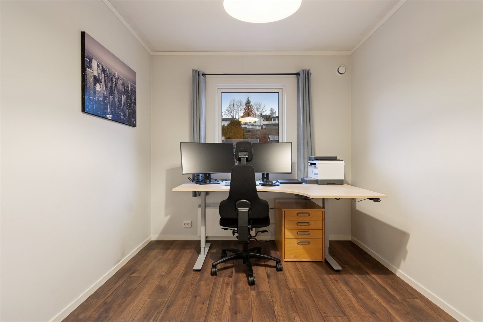 Det ene soverommet benyttes i dag som kontor. Galleribilde