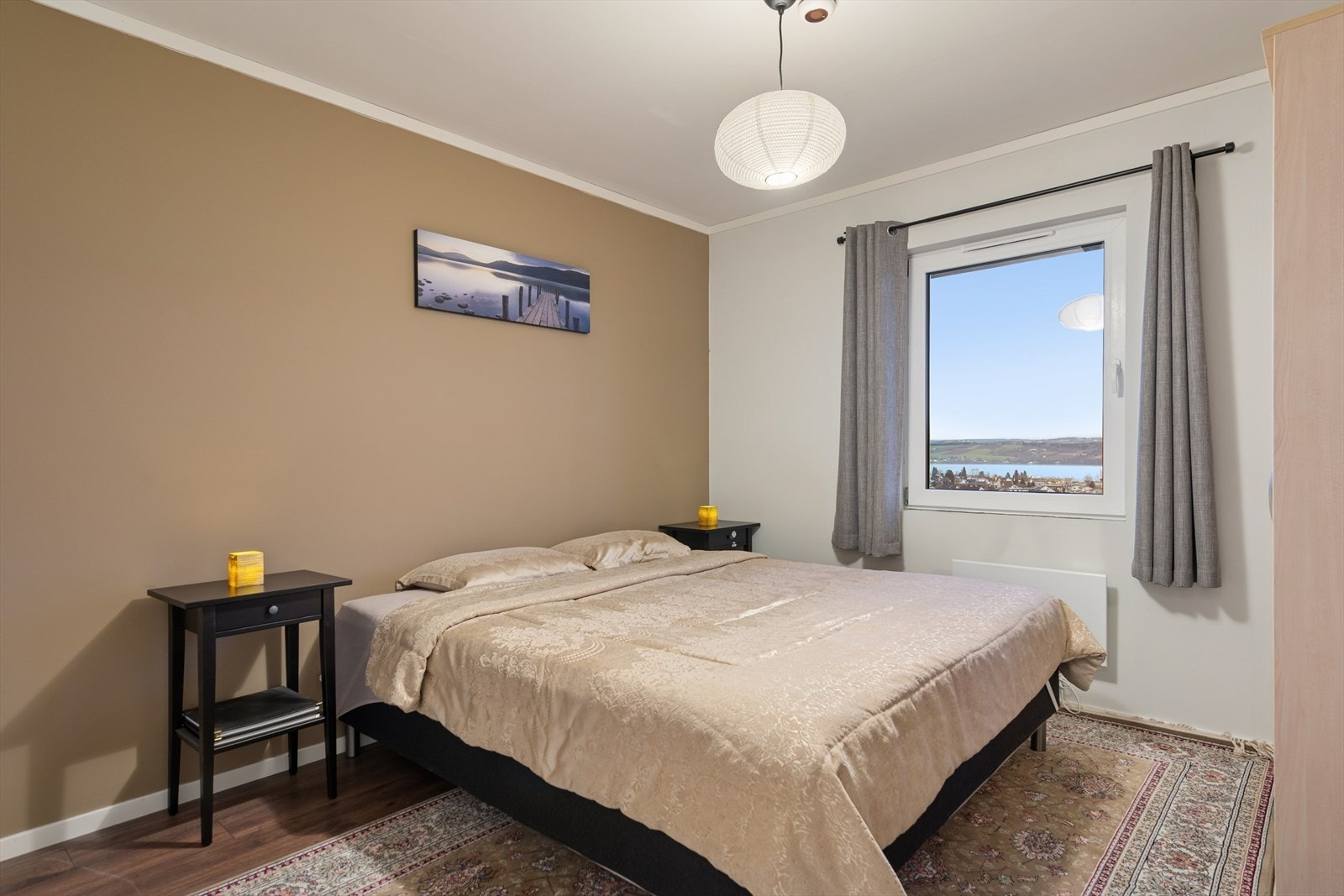 I boligen hovveddel er det tre gode soverom. Galleribilde