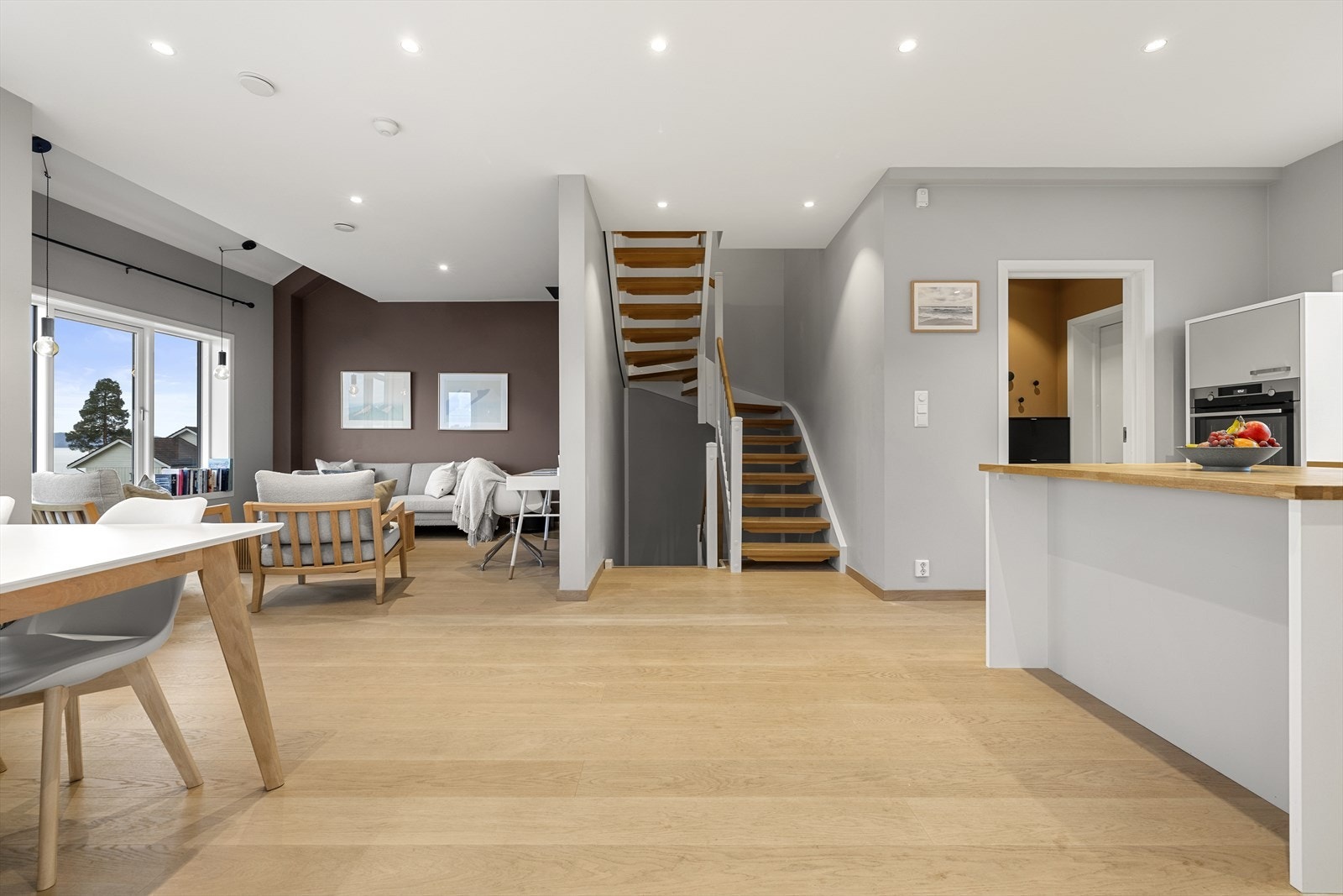 Velkommen inn i denne flotte og moderne boligen! Galleribilde