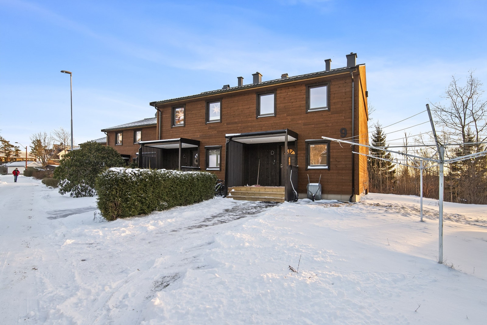 Nyrenovert enderekkehus i et veletablert borrettslag! Galleribilde