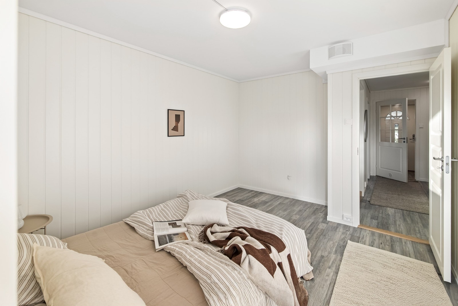 Hovedsoverom med god plass til garderobeløsning Galleribilde