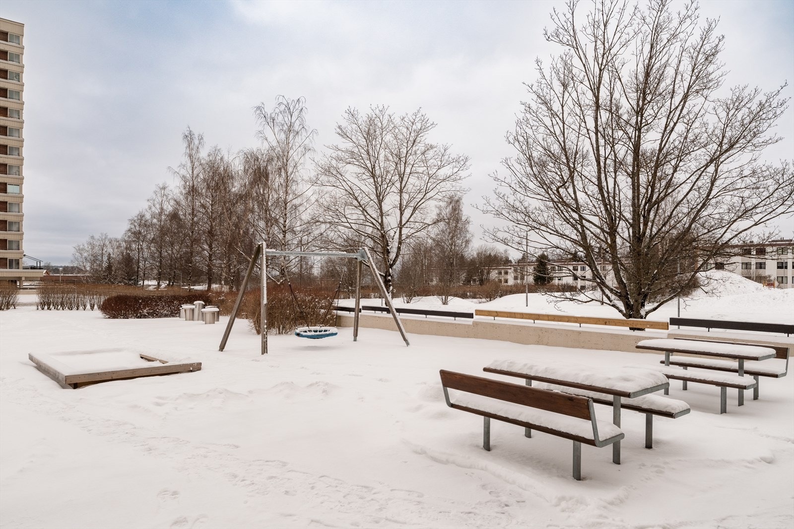 Tveita er svært familievennlig, og det er masse boltringsplass for store og små i områdene rundt om. Galleribilde